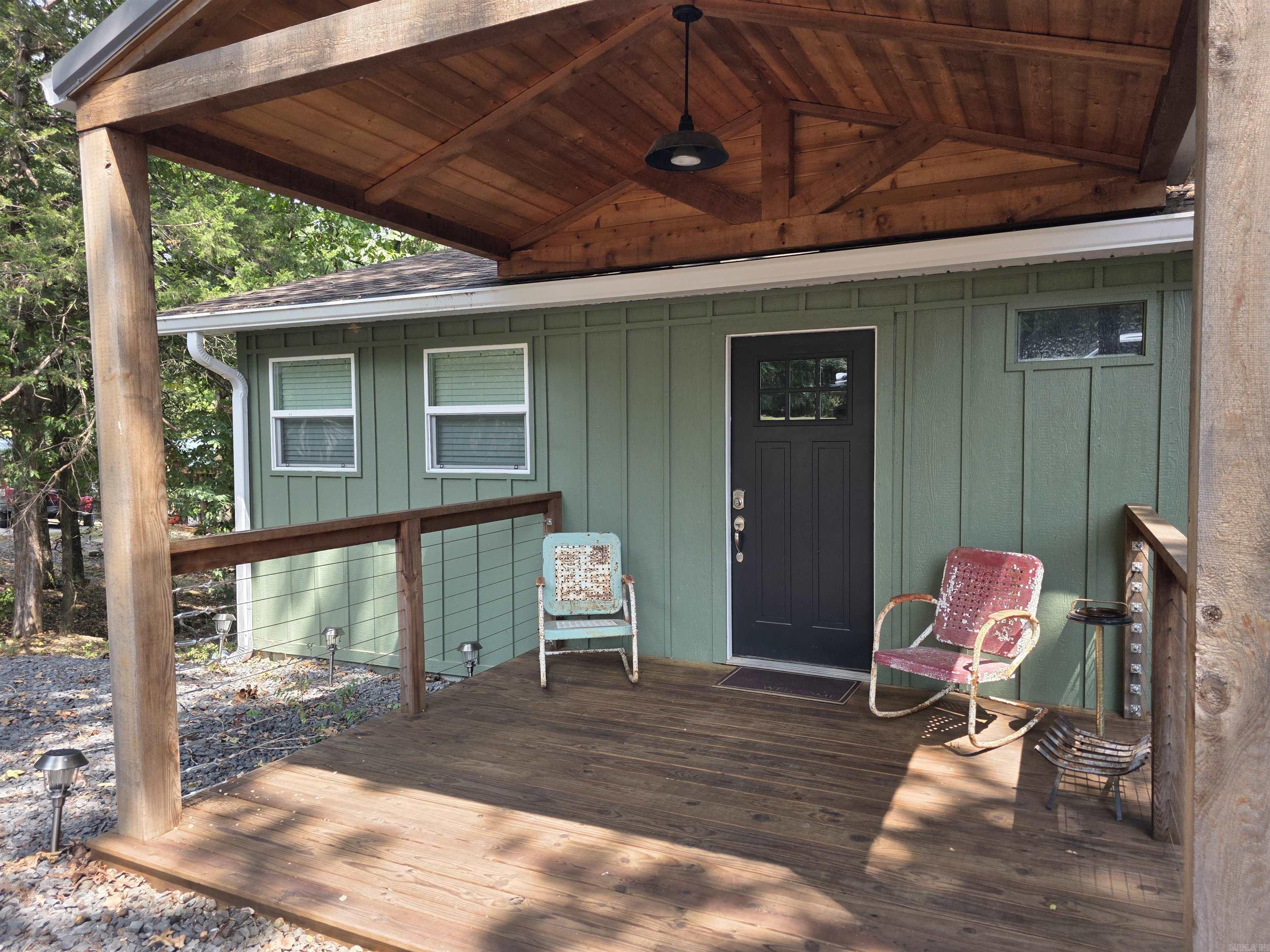 1000 Twin Cove Circle Property Photo 4