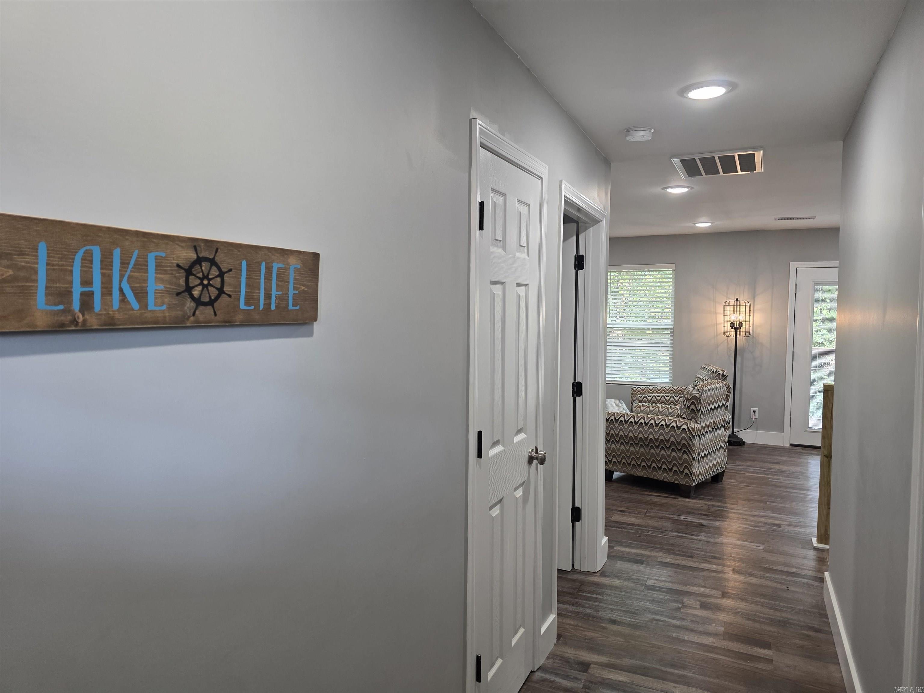 1000 Twin Cove Circle Property Photo 6