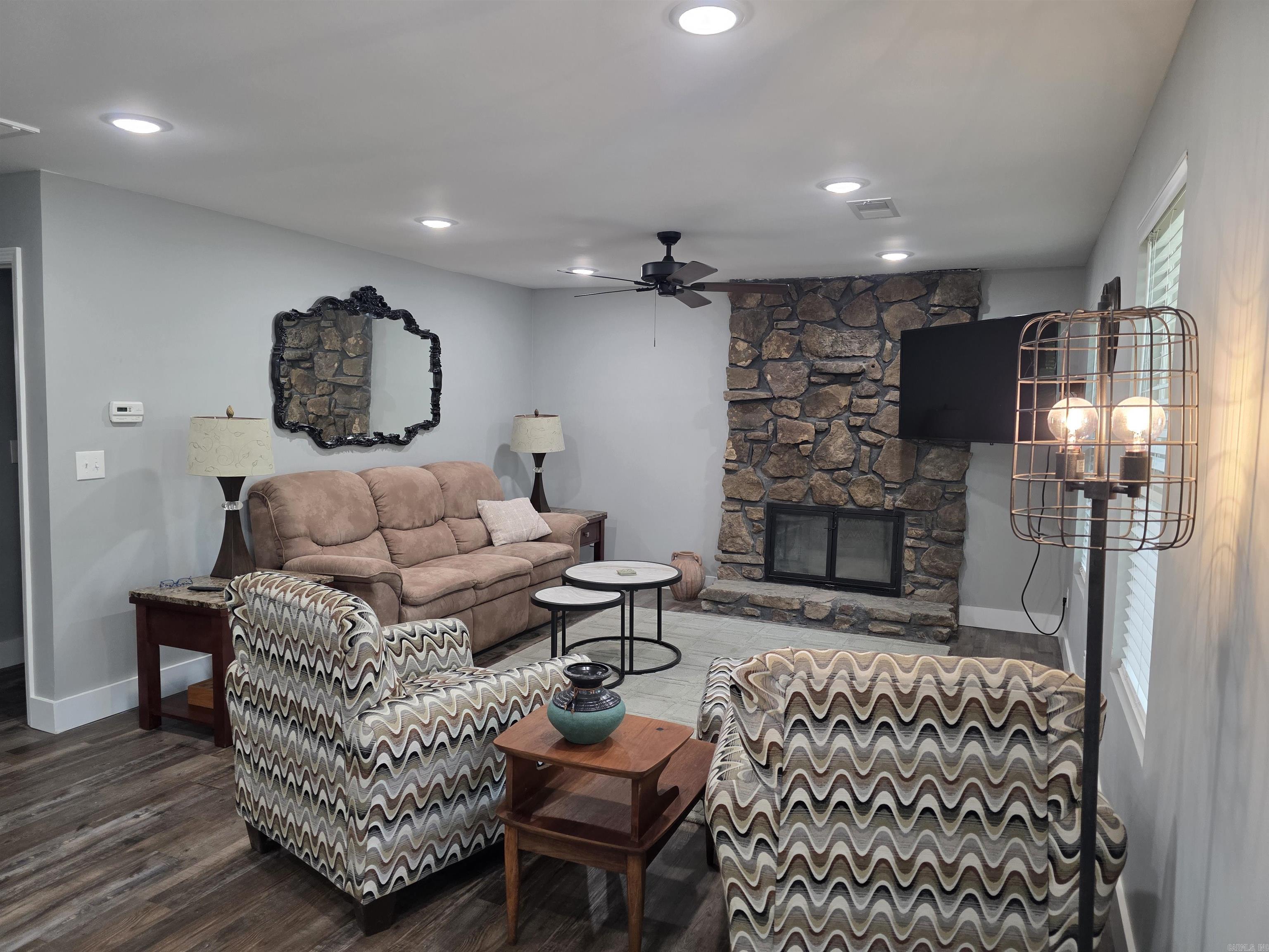 1000 Twin Cove Circle Property Photo 12