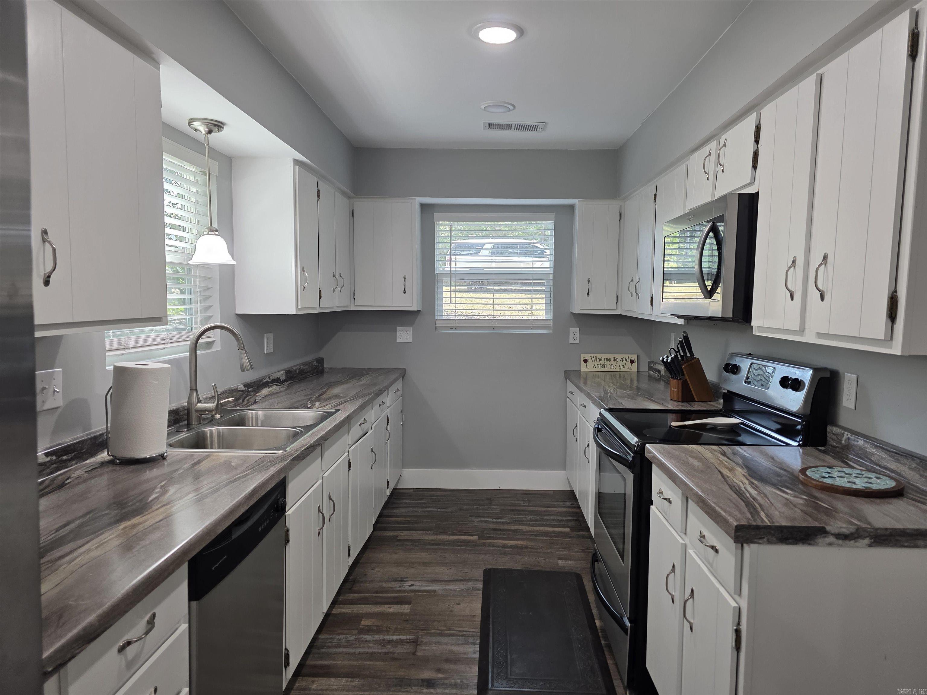 1000 Twin Cove Circle Property Photo 18