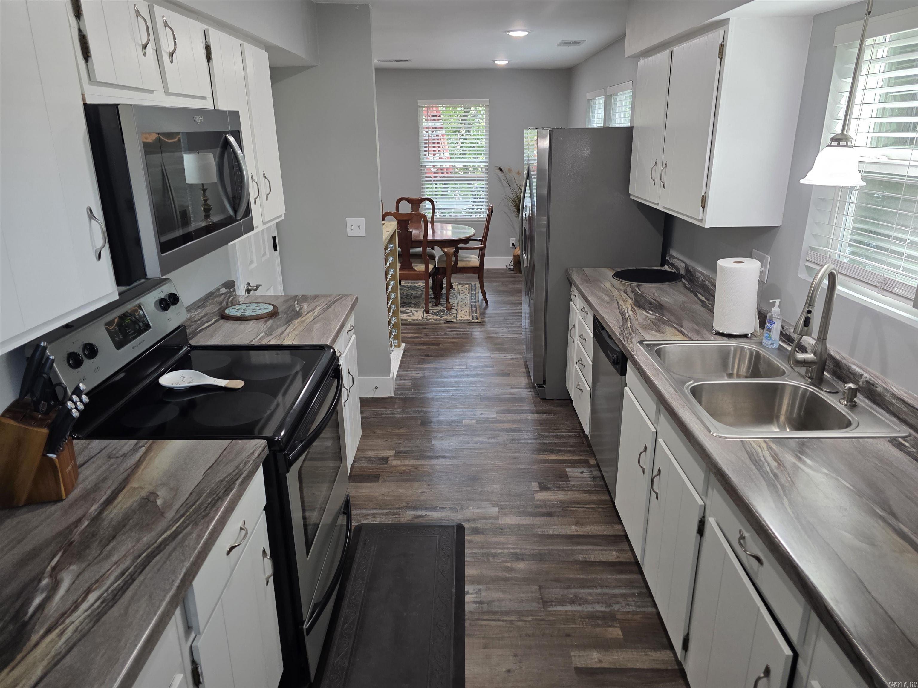 1000 Twin Cove Circle Property Photo 21