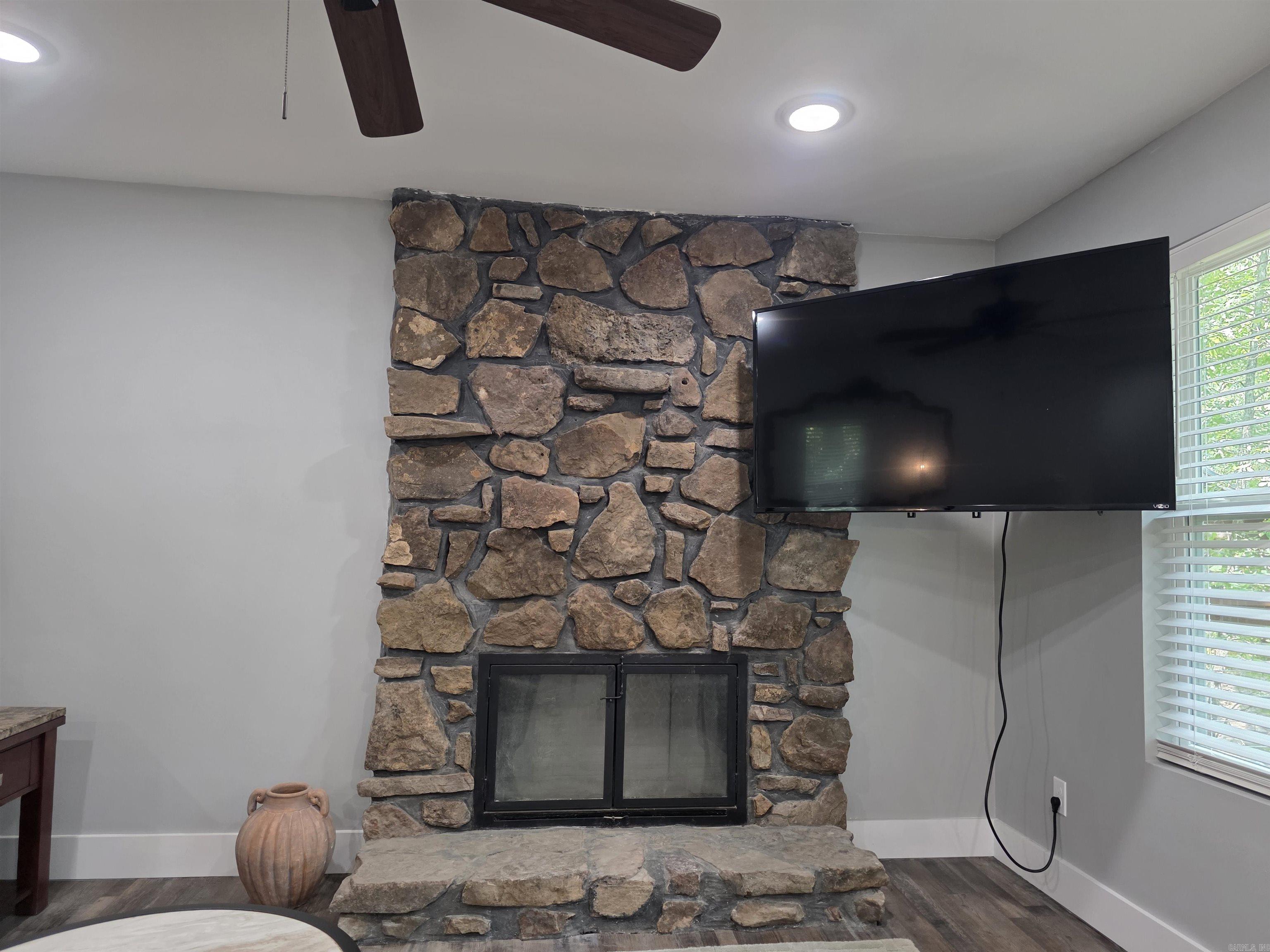 1000 Twin Cove Circle Property Photo 23