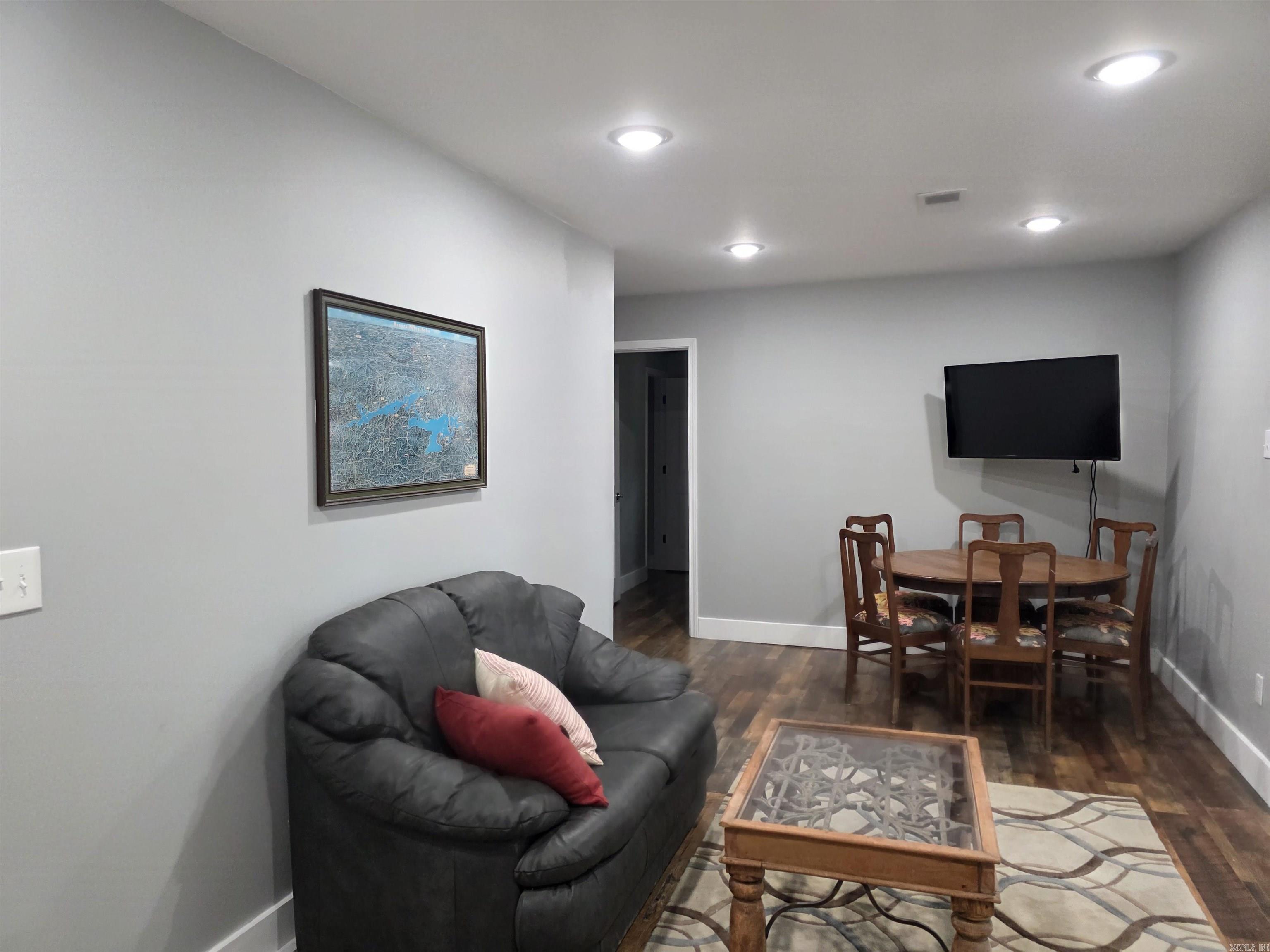 1000 Twin Cove Circle Property Photo 32