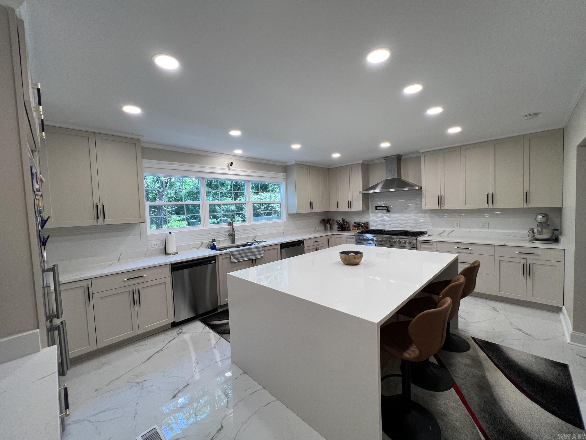 6223 Cantrell Road Property Photo 10