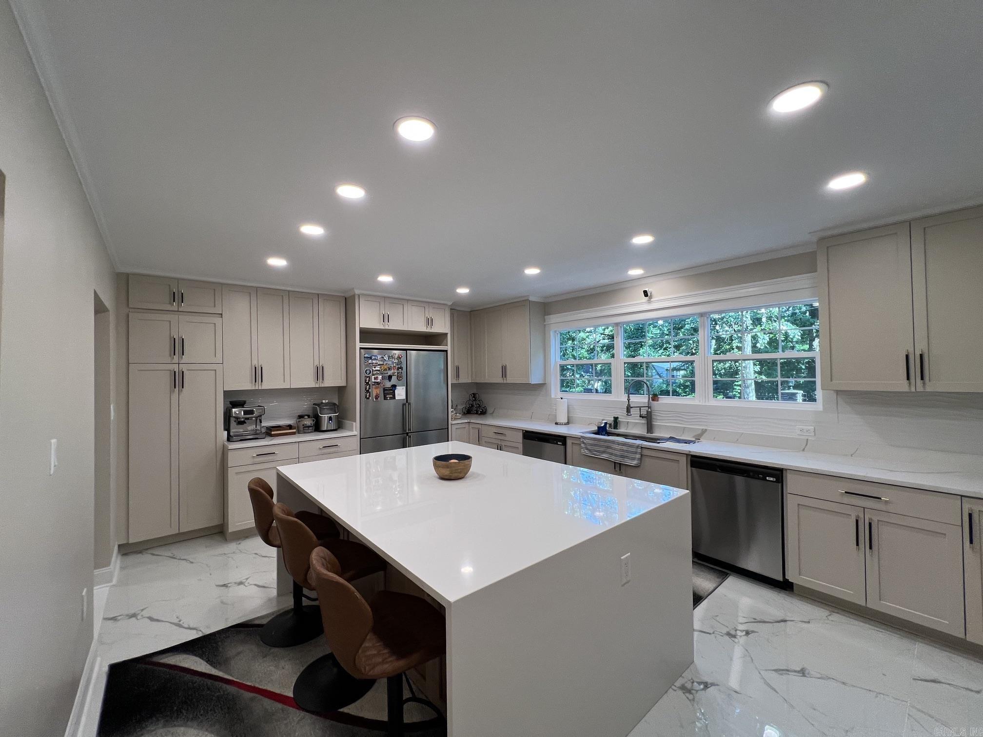 6223 Cantrell Road Property Photo 11