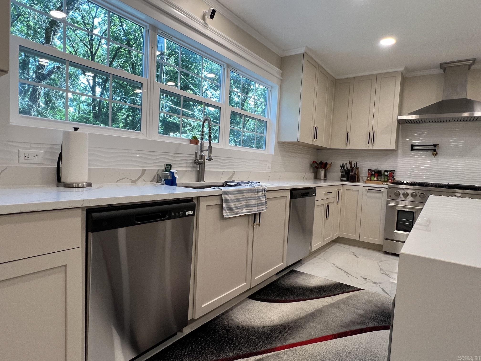 6223 Cantrell Road Property Photo 15