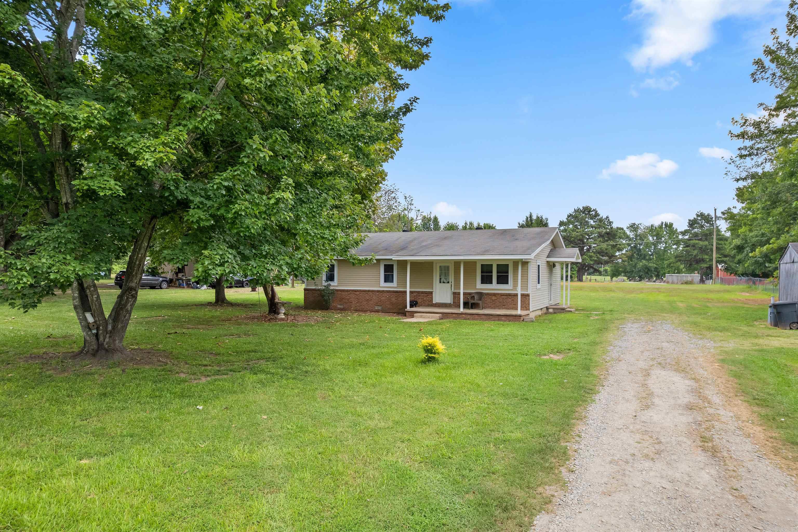 175 Charlie Loop Road Property Photo 4