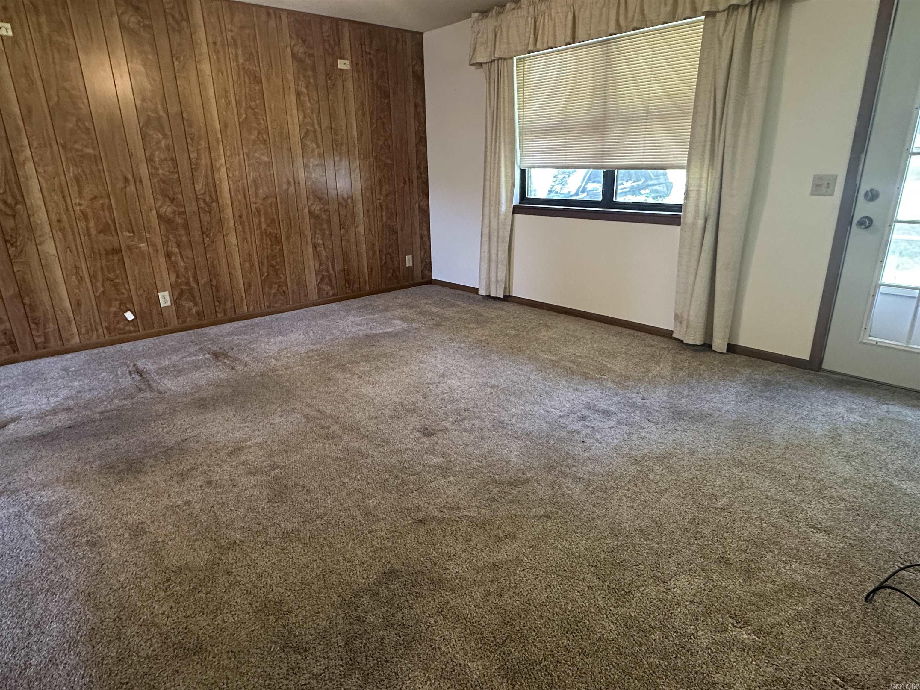 617 Ash Street Property Photo 4