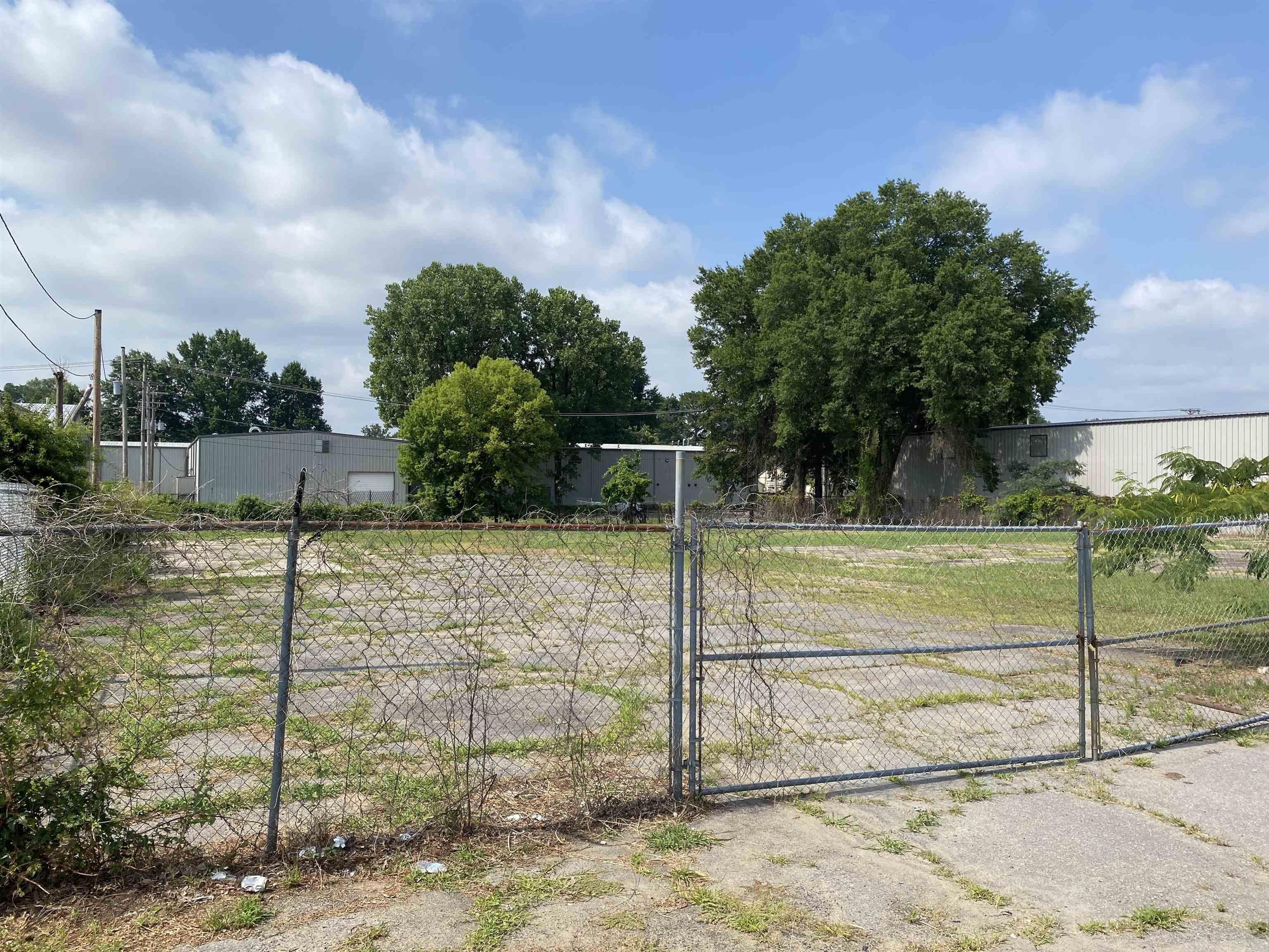 3304 E Broadway Street Property Photo 3