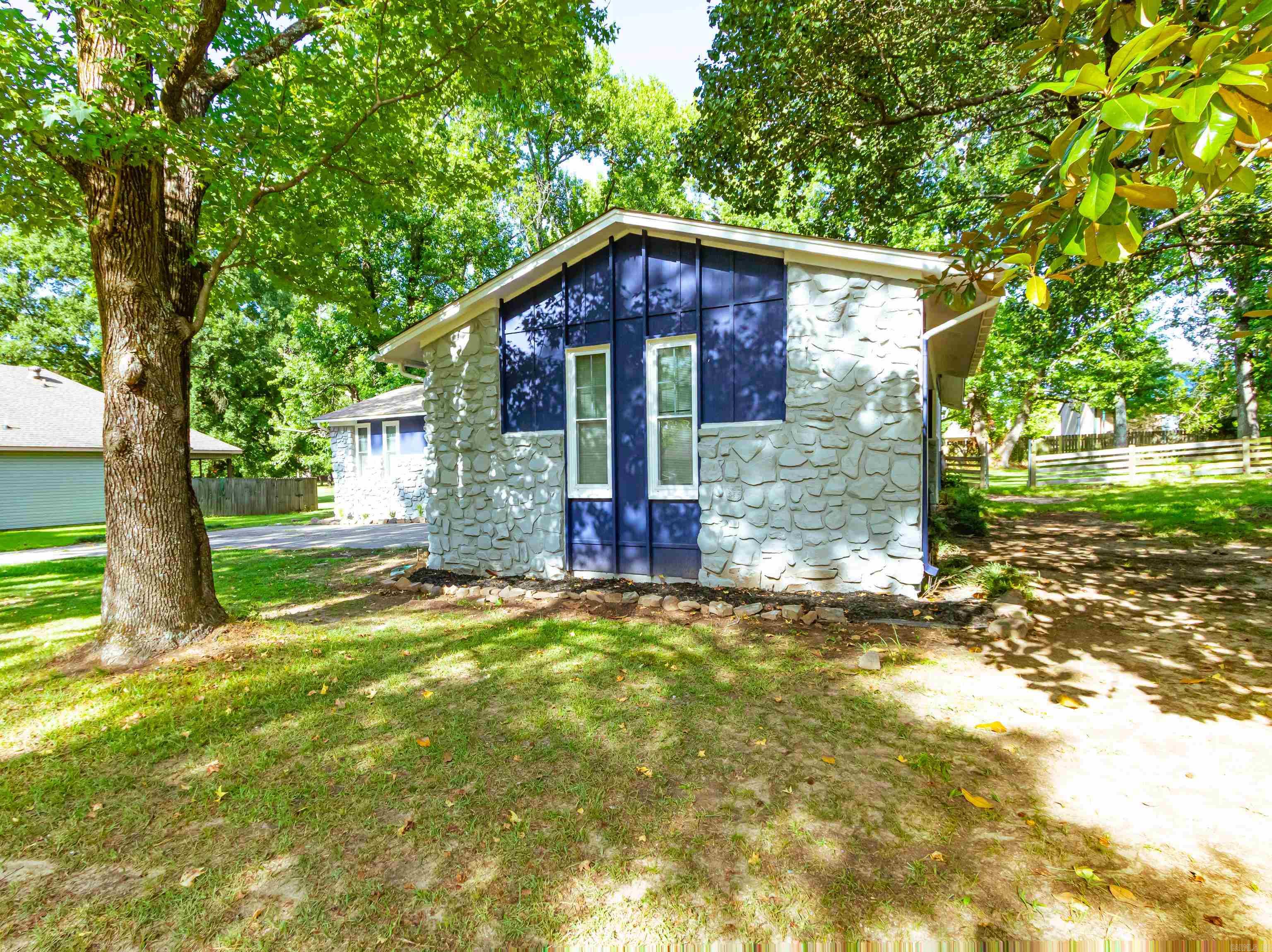 1107 N Jeff Davis Avenue Property Photo 3