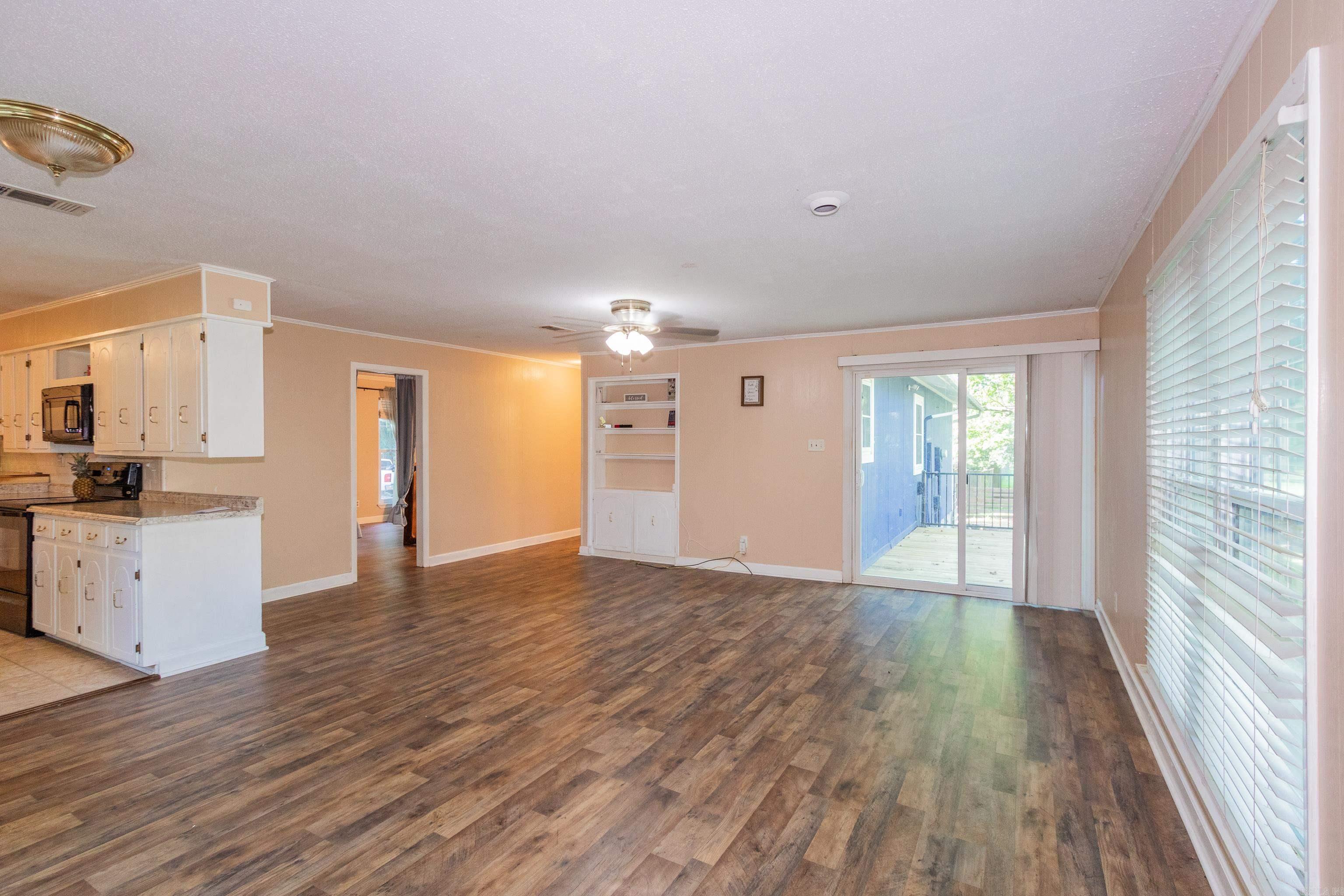 1107 N Jeff Davis Avenue Property Photo 28