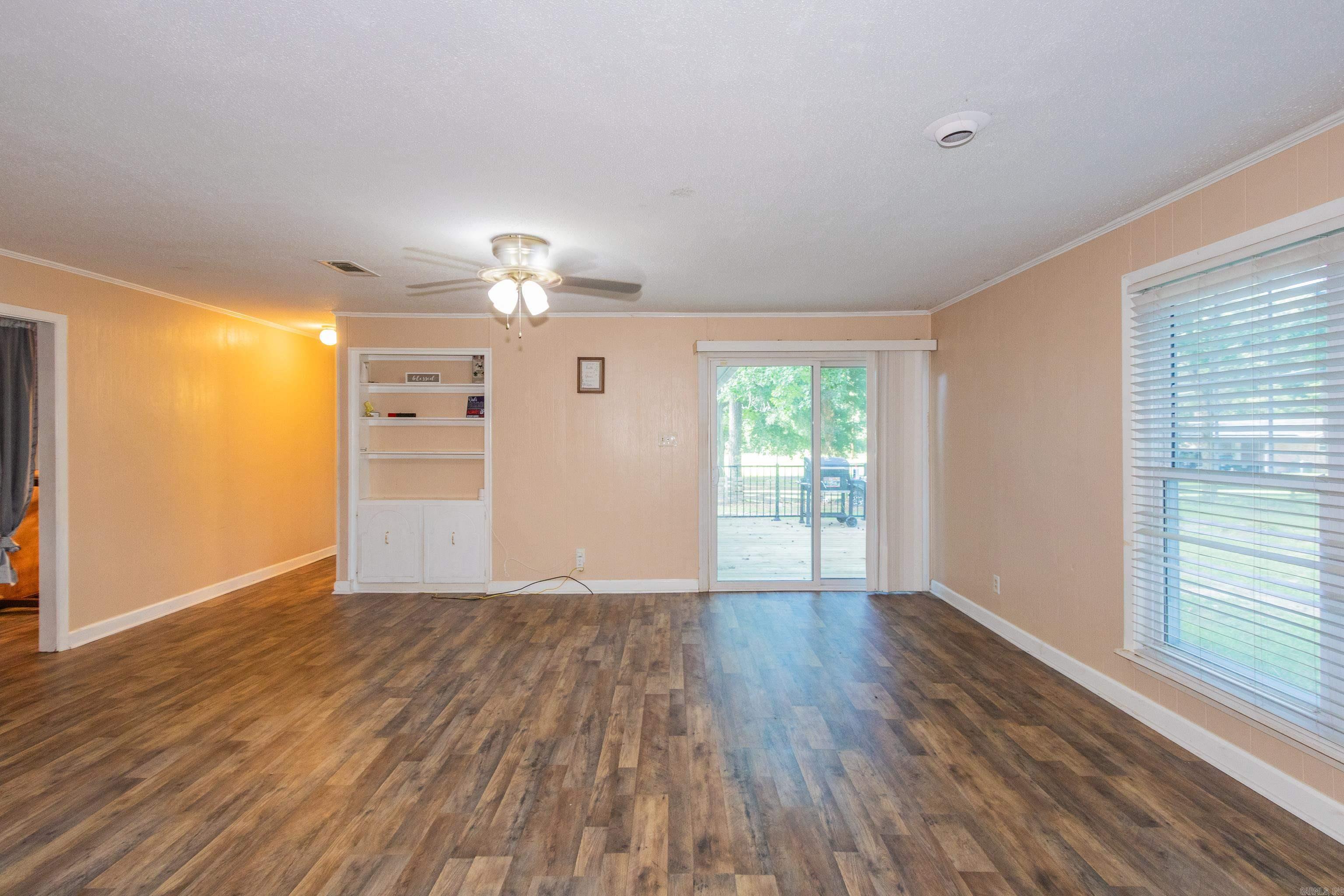 1107 N Jeff Davis Avenue Property Photo 29