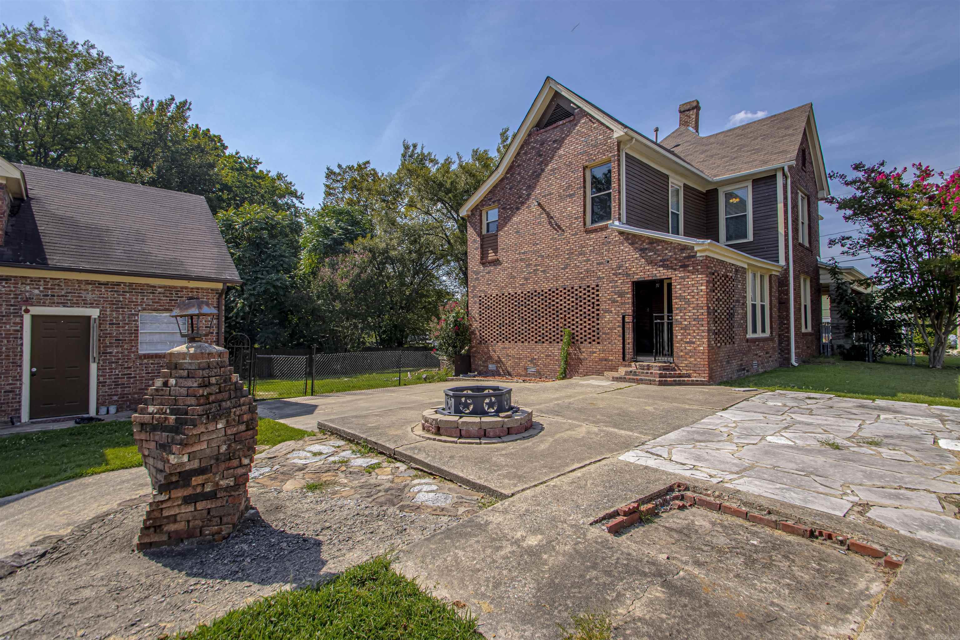 1201 W 35th Street Property Photo 2