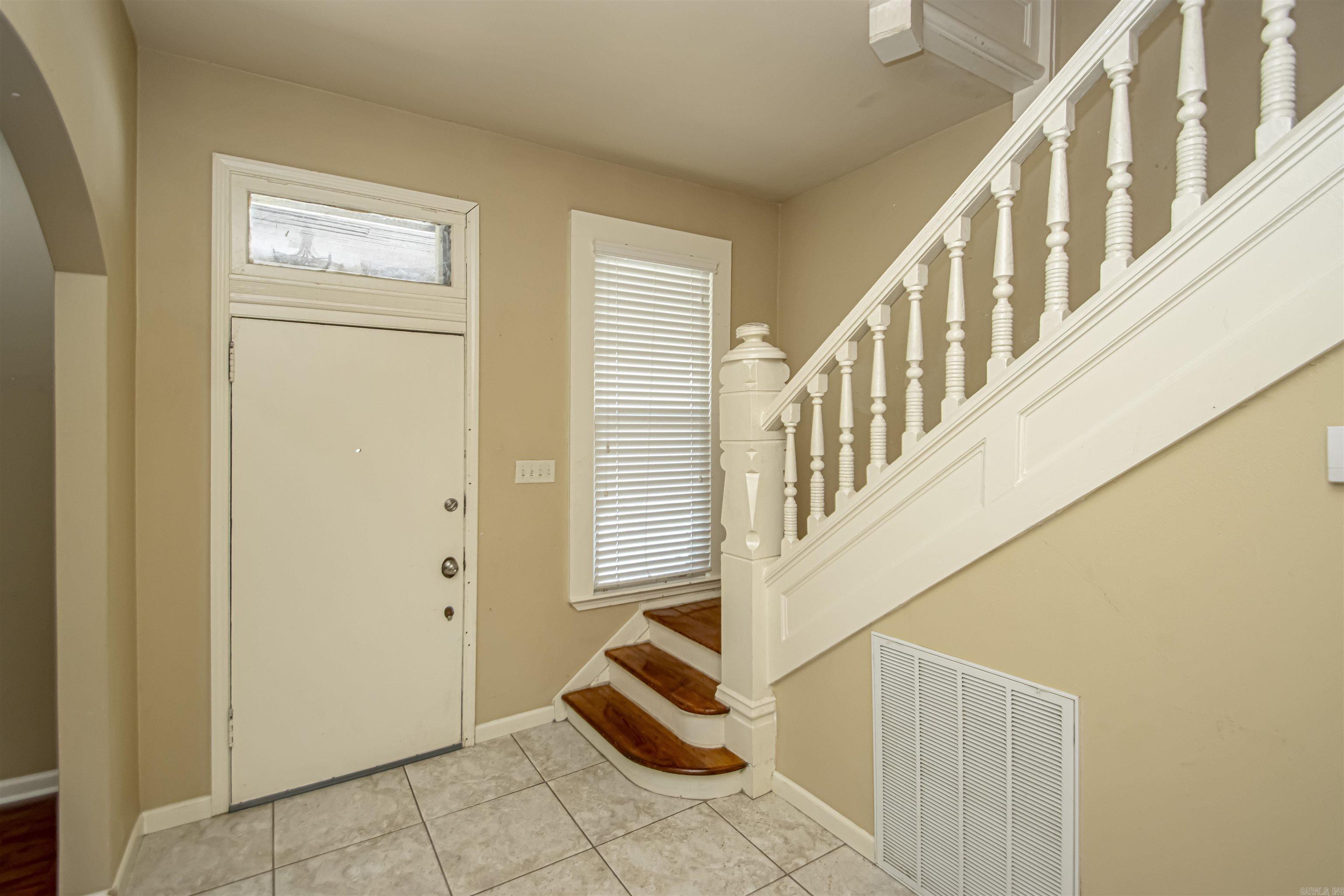 1201 W 35th Street Property Photo 4