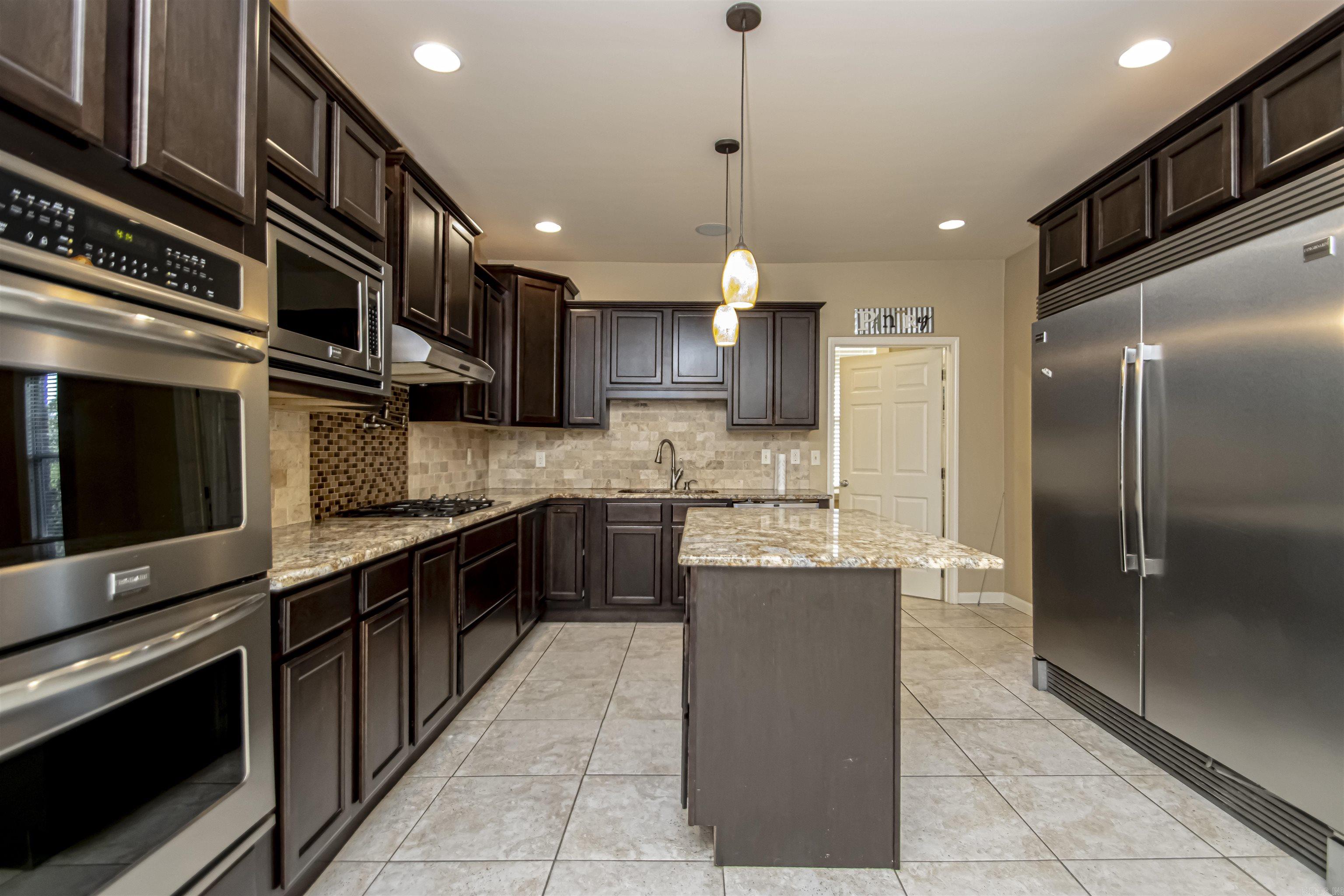 1201 W 35th Street Property Photo 8