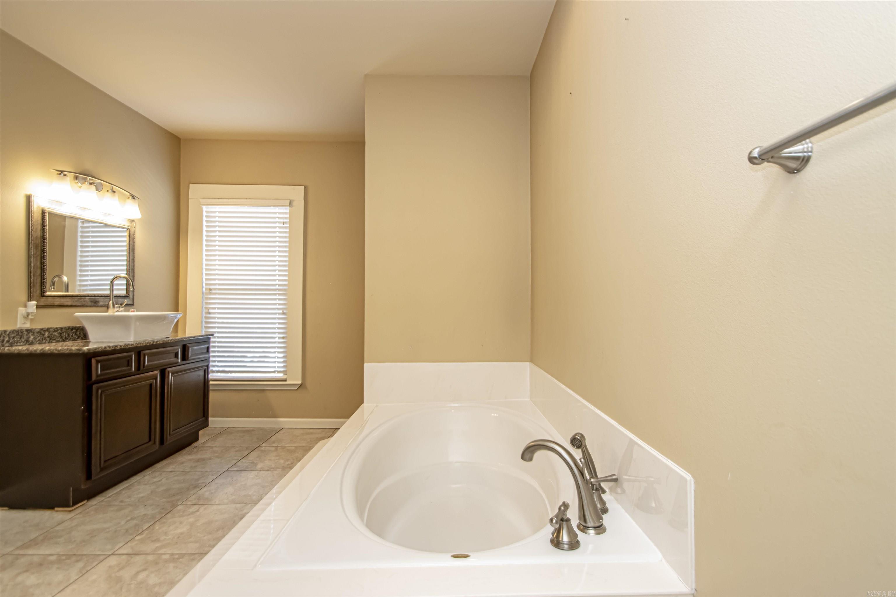 1201 W 35th Street Property Photo 13