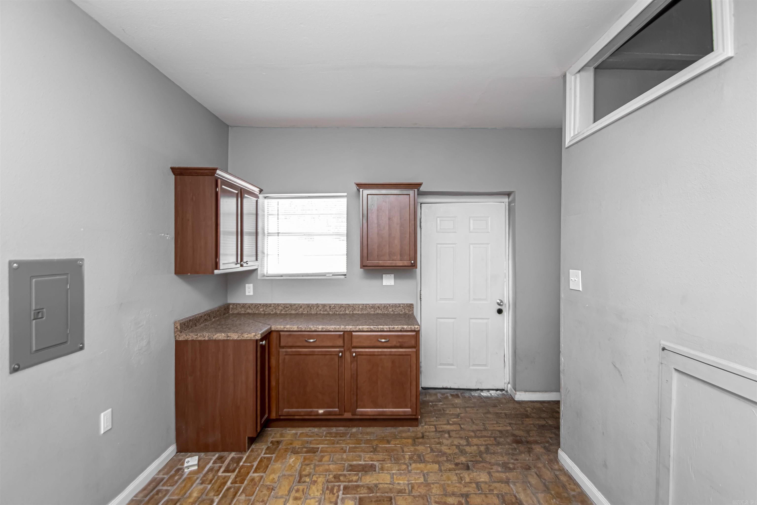 1201 W 35th Street Property Photo 16
