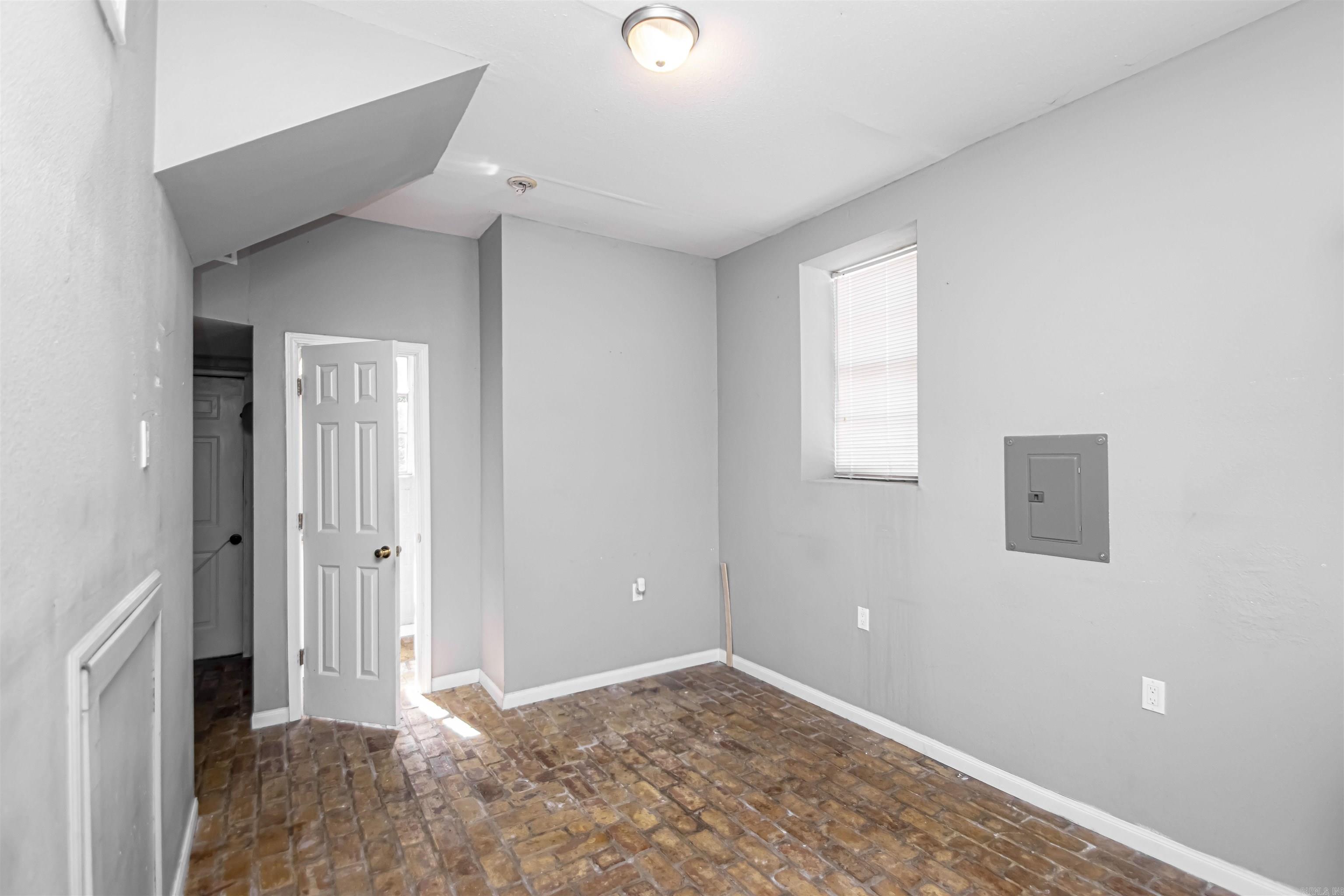 1201 W 35th Street Property Photo 17