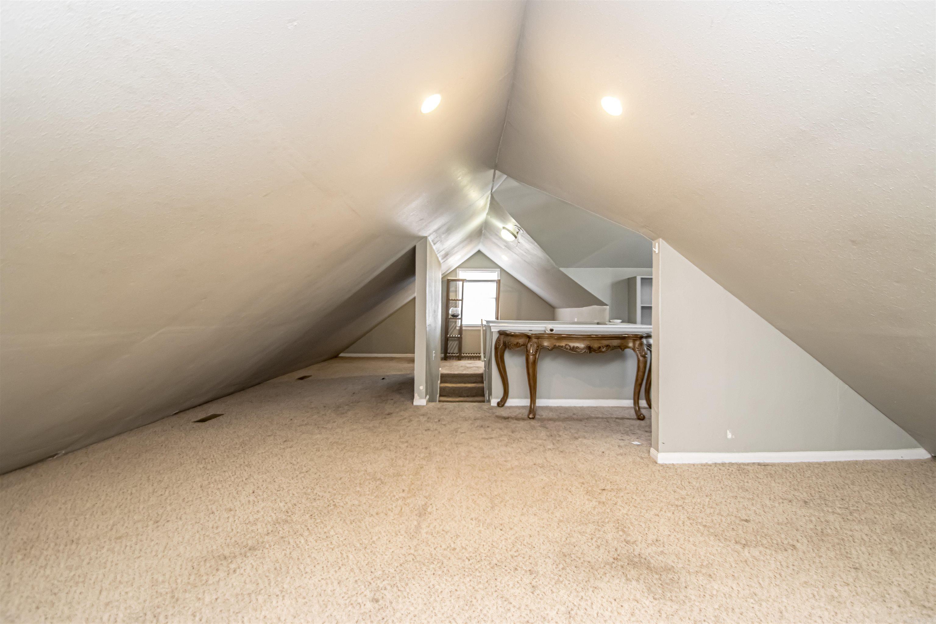 1201 W 35th Street Property Photo 18