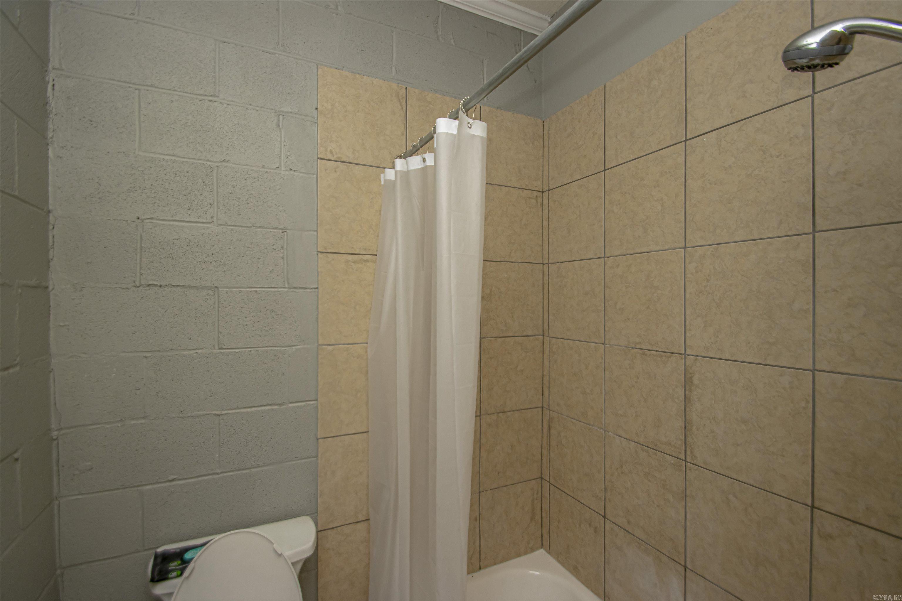 1201 W 35th Street Property Photo 23