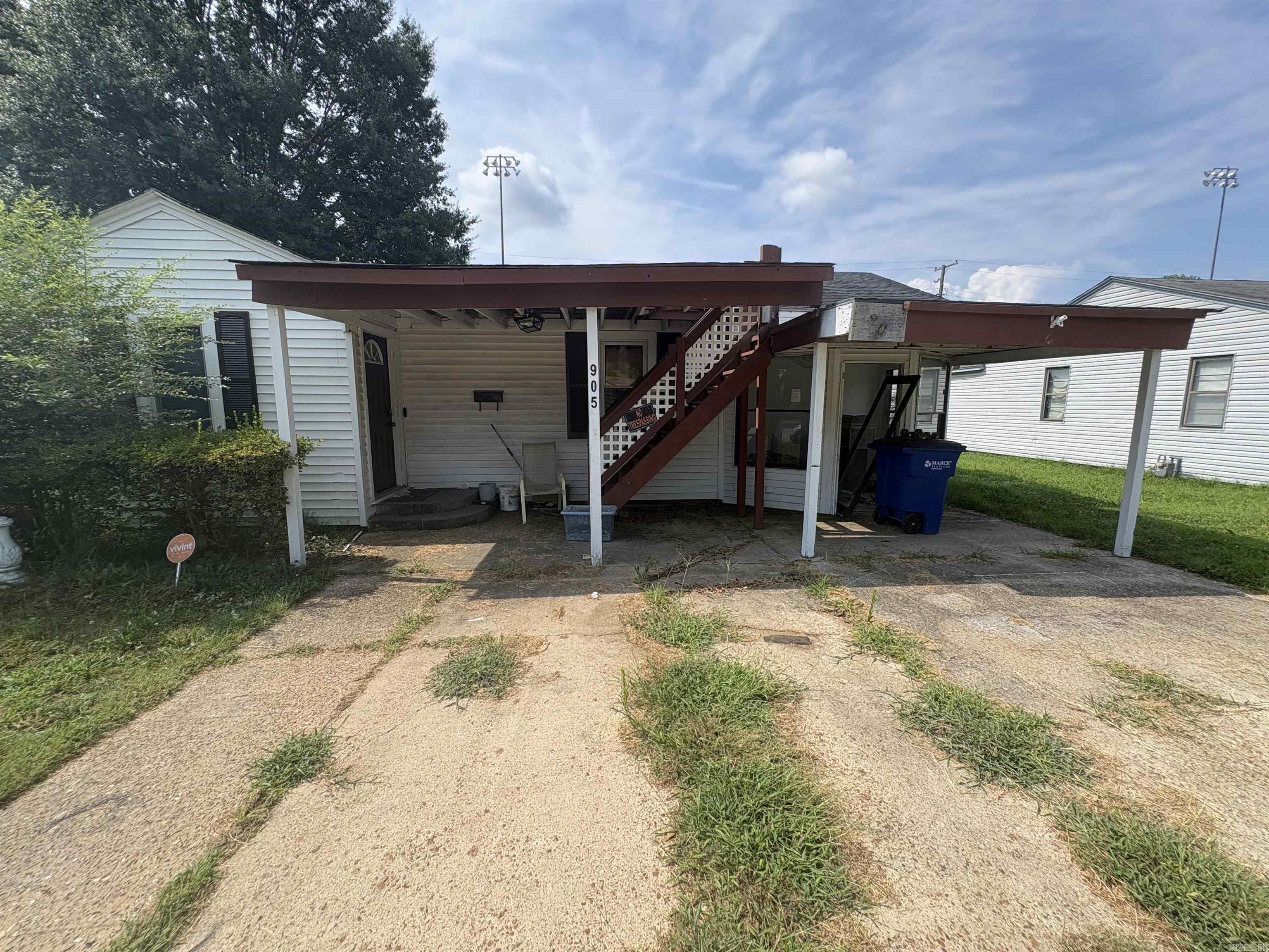 905 Cedar Street Property Photo 1