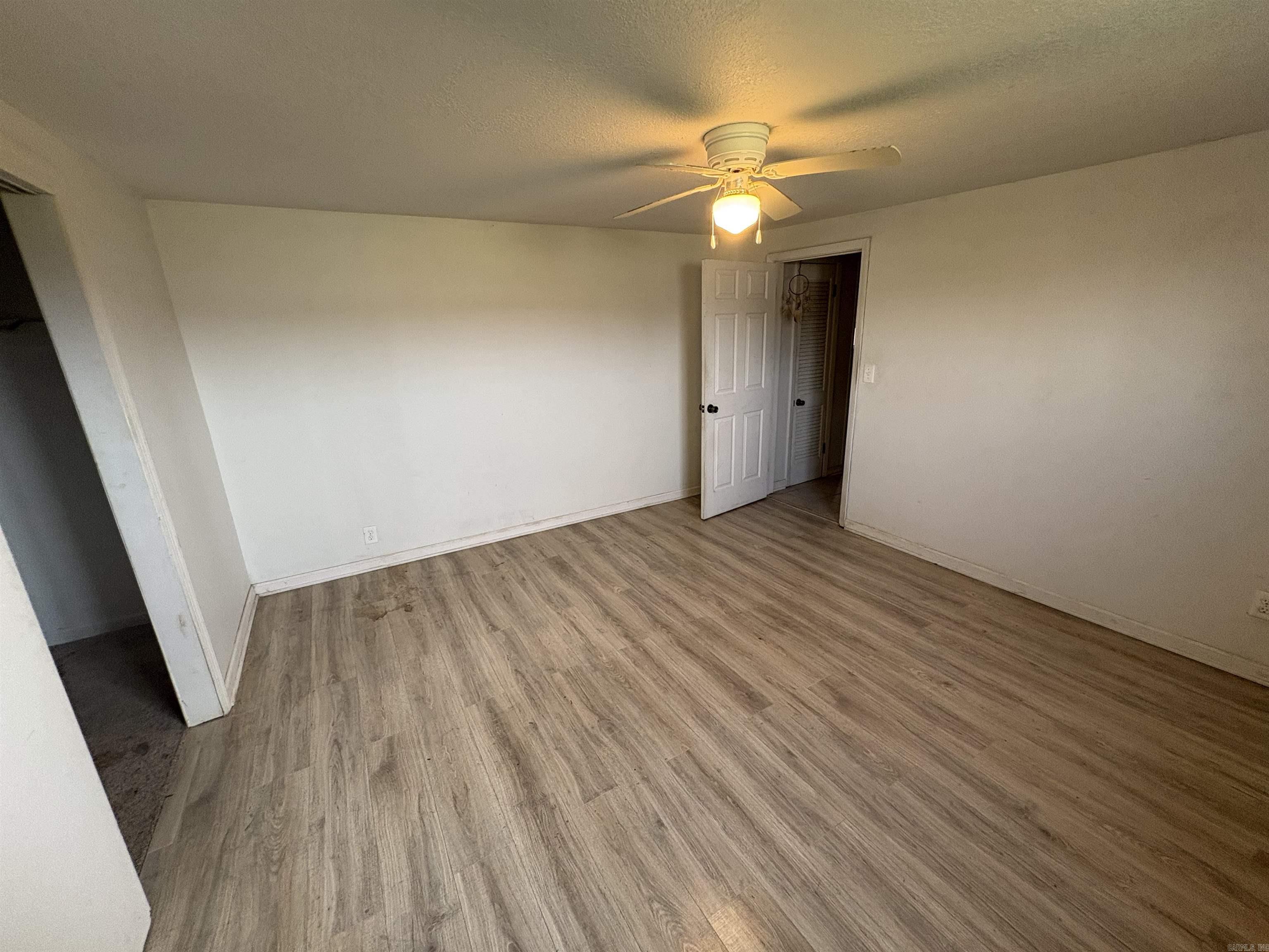 905 Cedar Street Property Photo 2