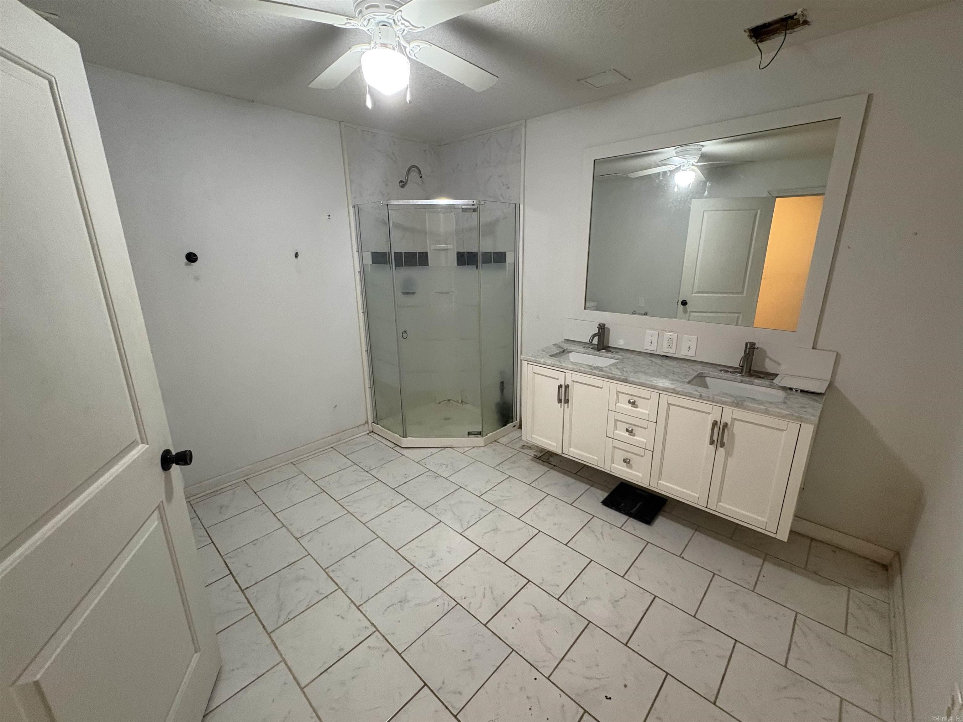 905 Cedar Street Property Photo 6