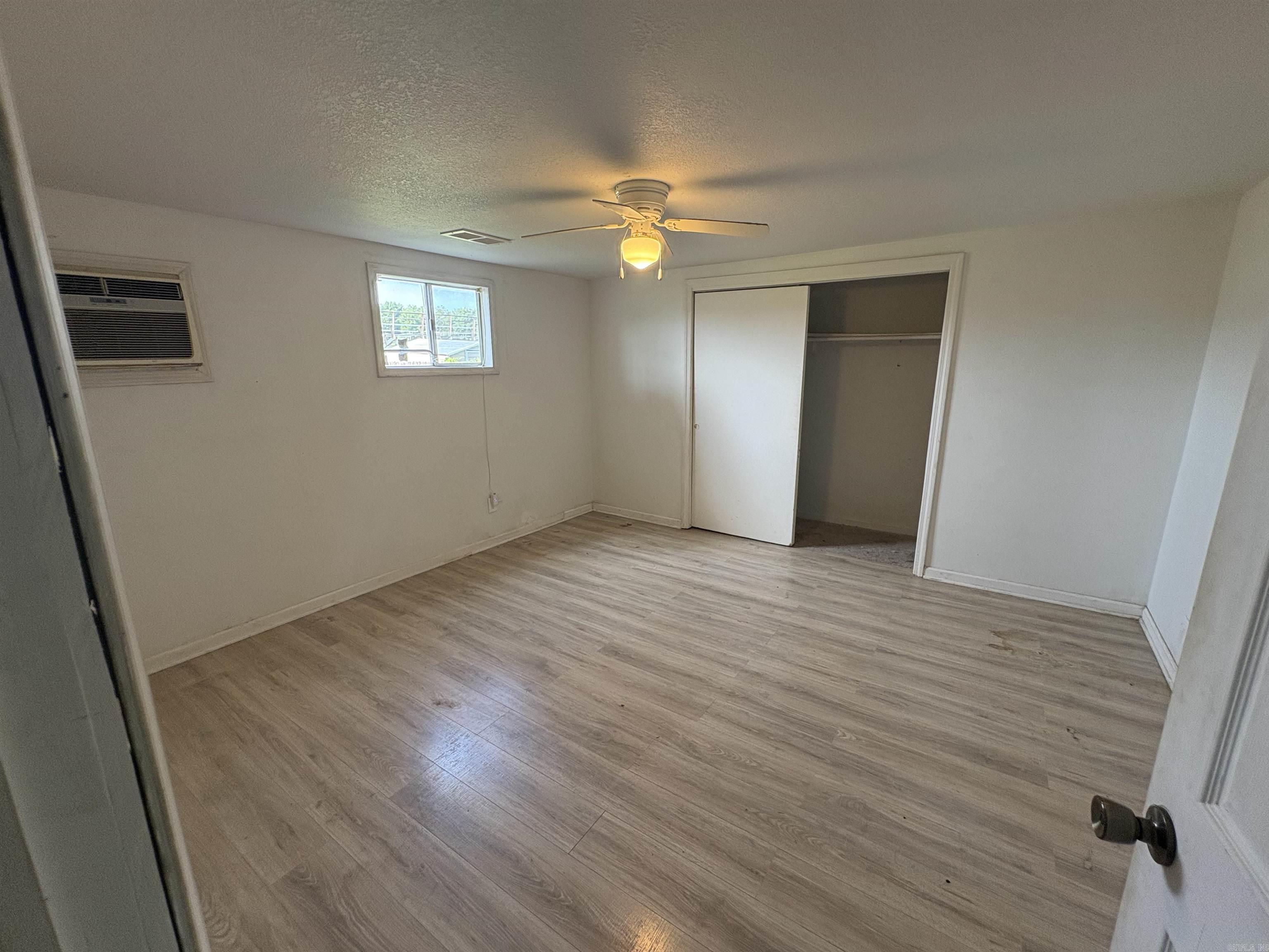 905 Cedar Street Property Photo 8