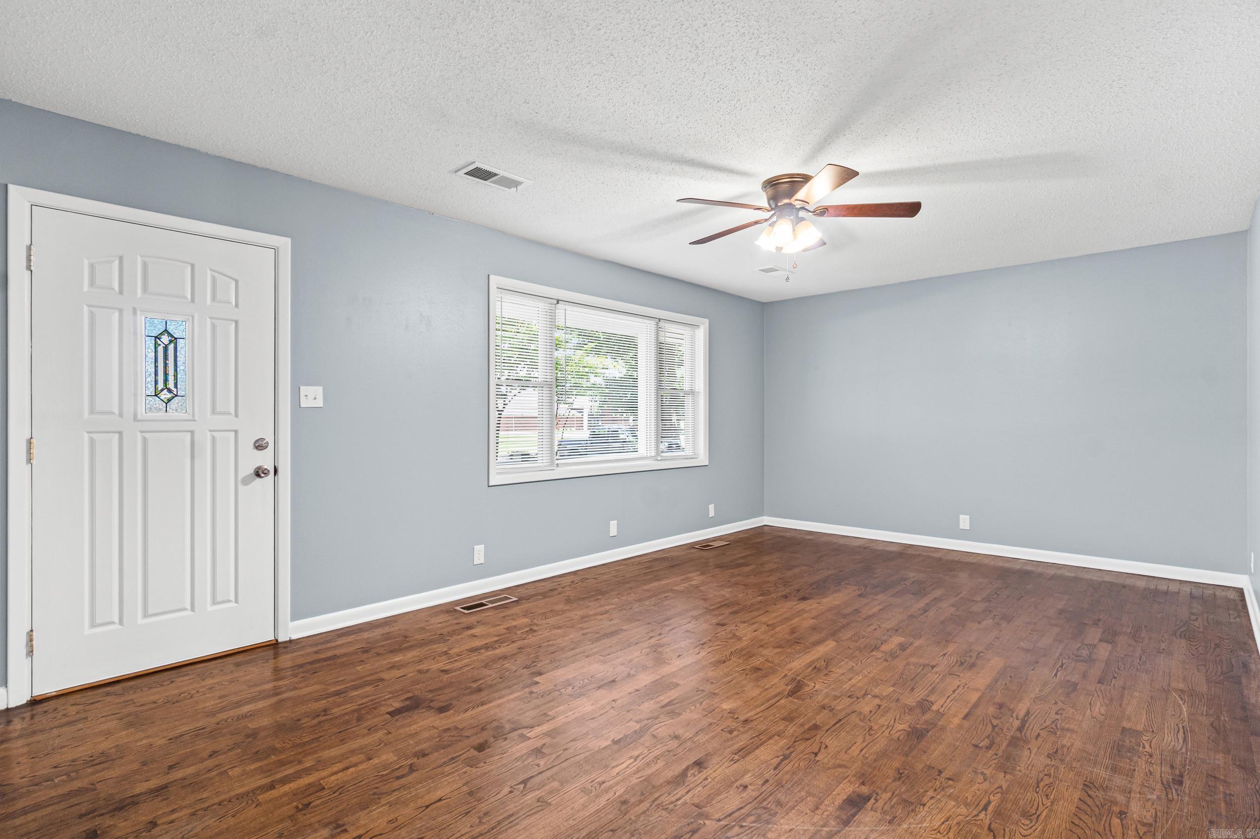 909 E Bridges Avenue Property Photo 2