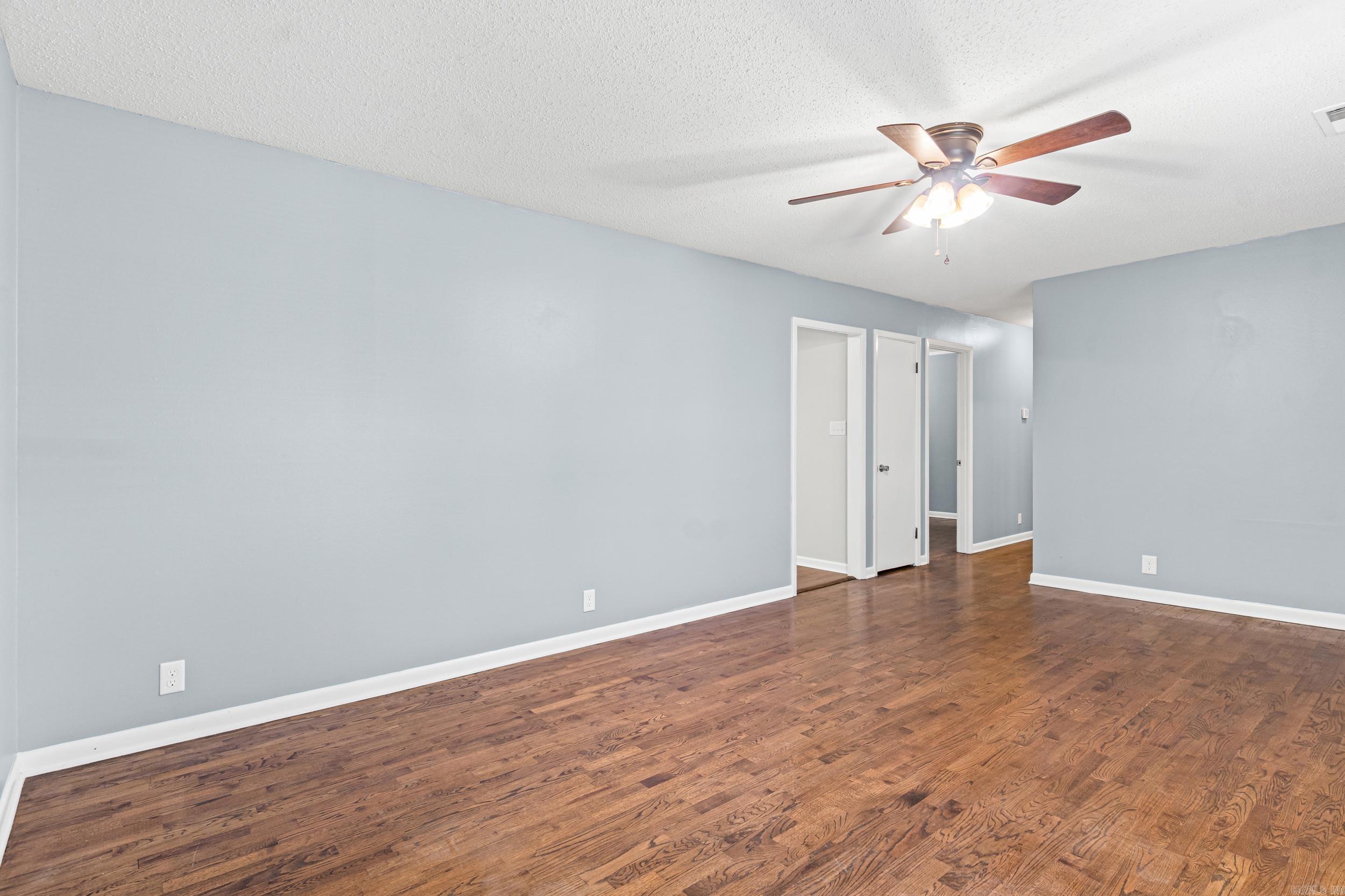 909 E Bridges Avenue Property Photo 3