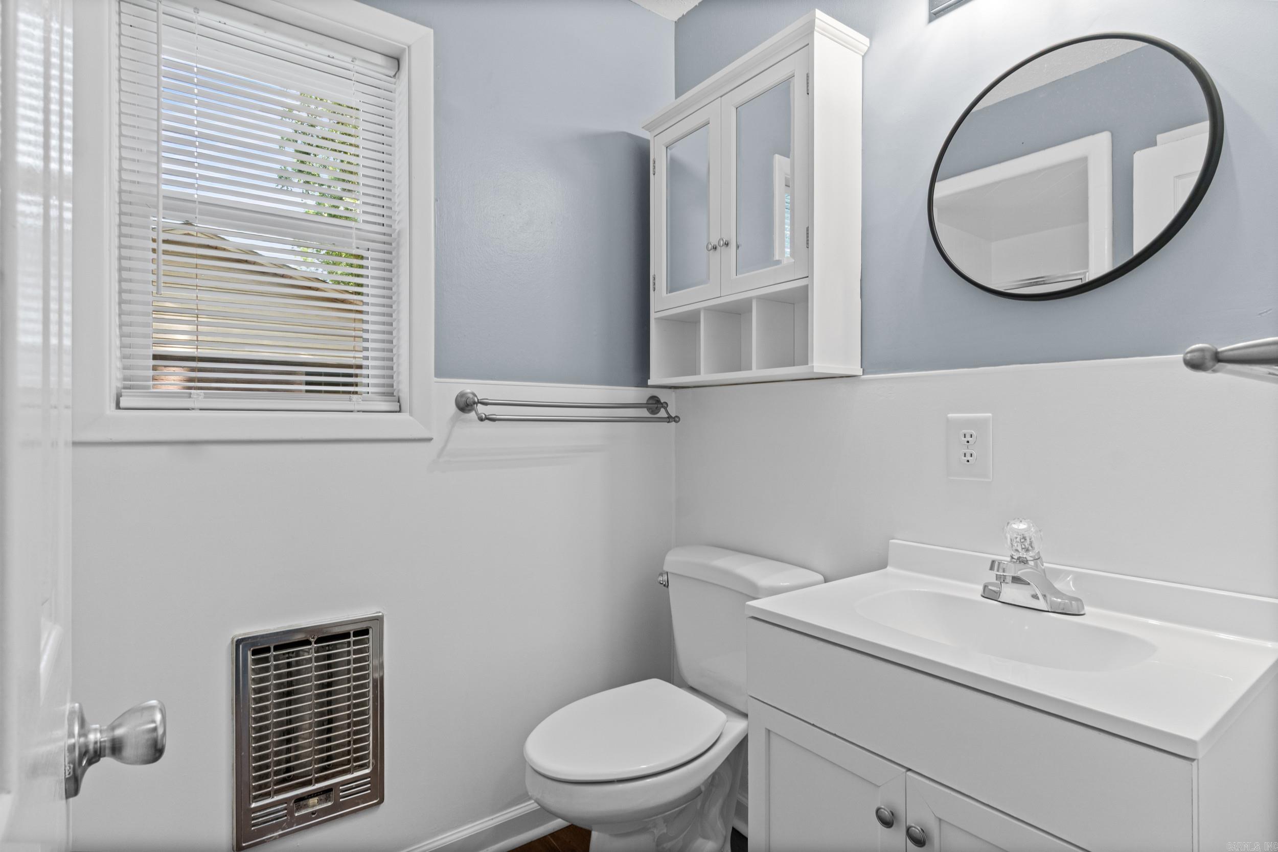 909 E Bridges Avenue Property Photo 15