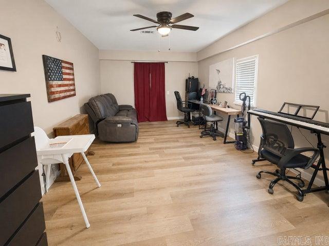 212 Devine Property Photo 7