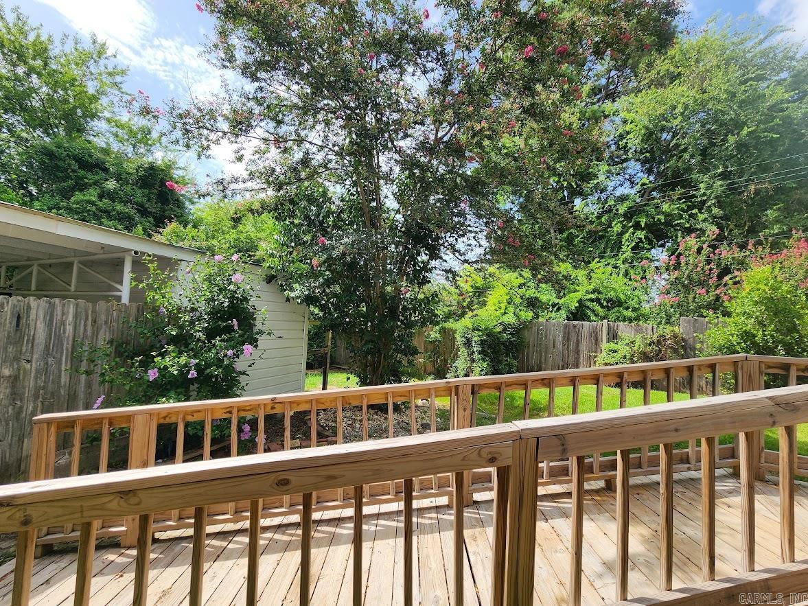 1014 W Oak St. Property Photo 6