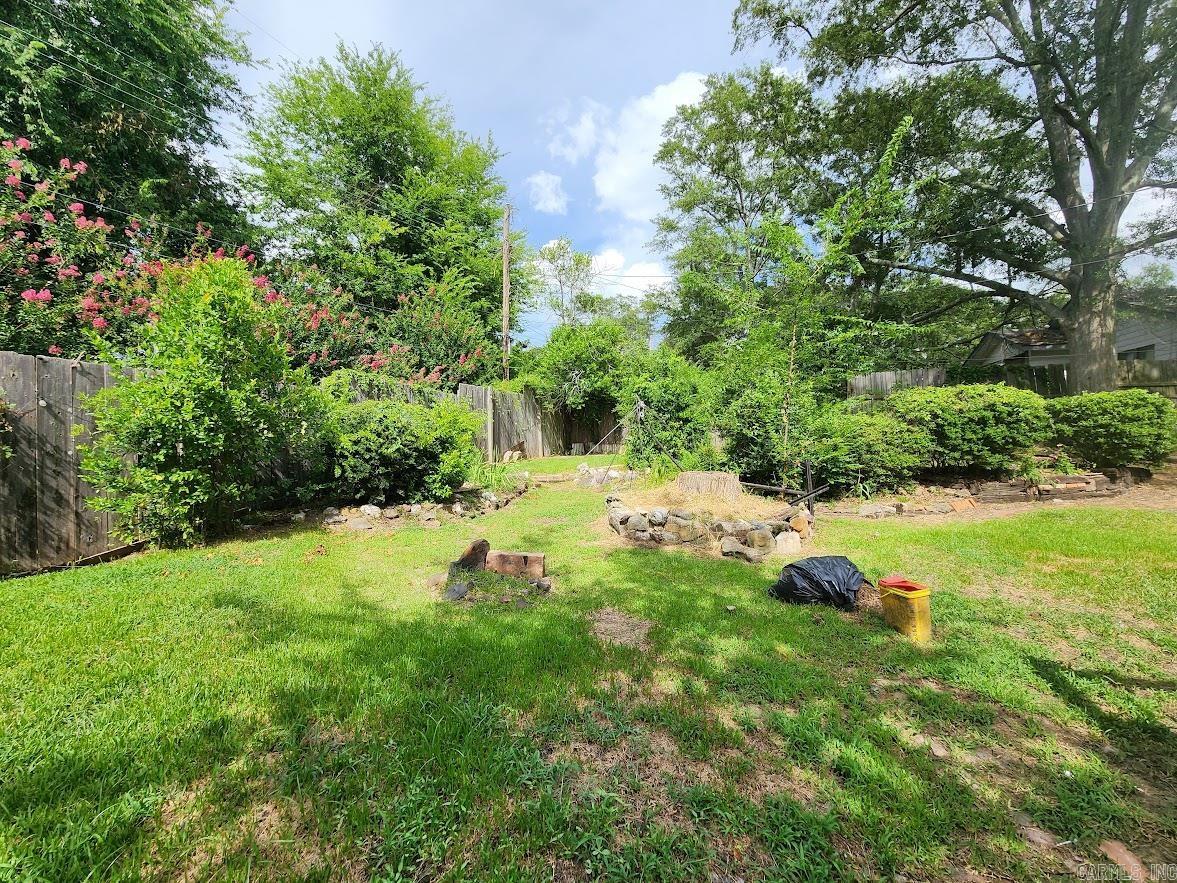 1014 W Oak St. Property Photo 9