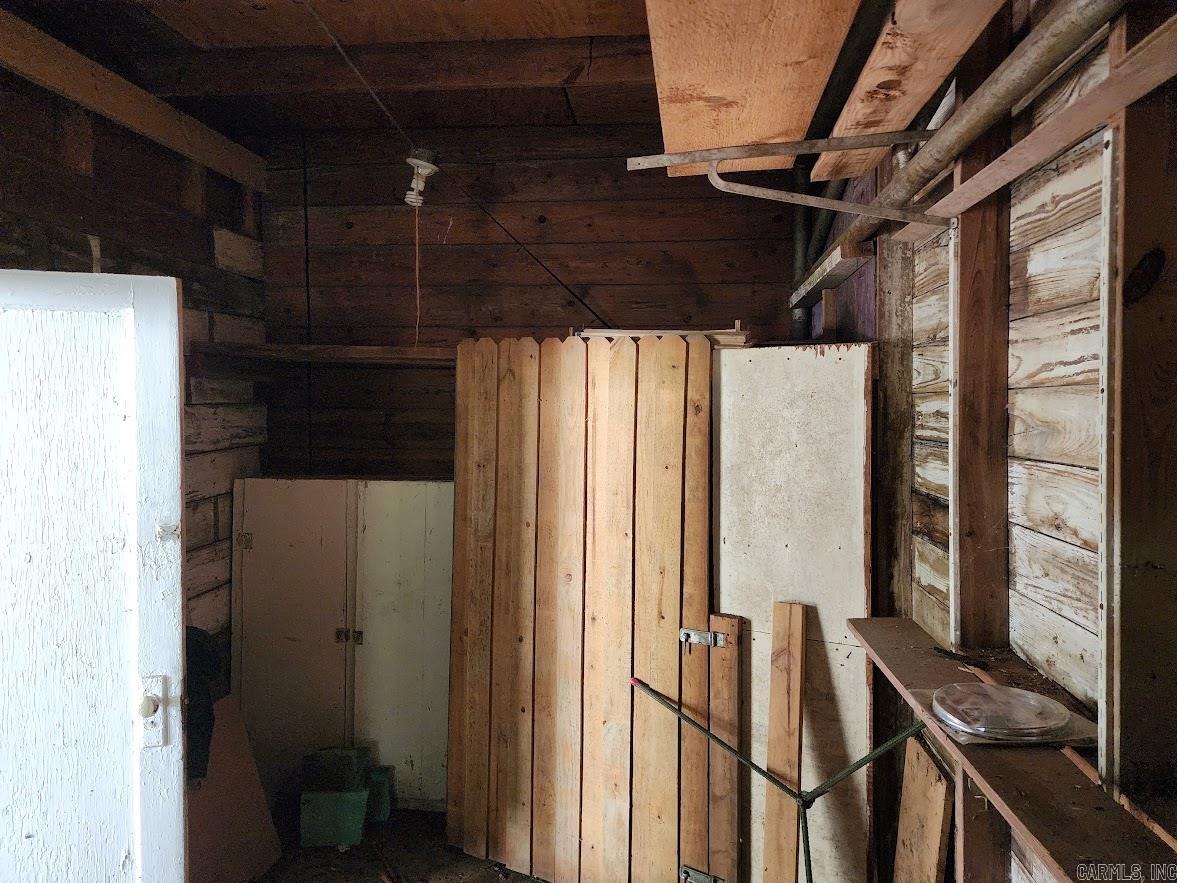 1014 W Oak St. Property Photo 11