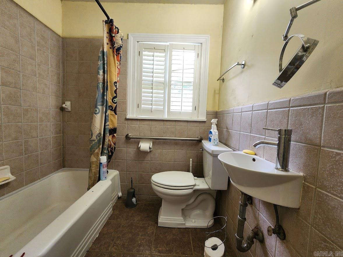 1014 W Oak St. Property Photo 24