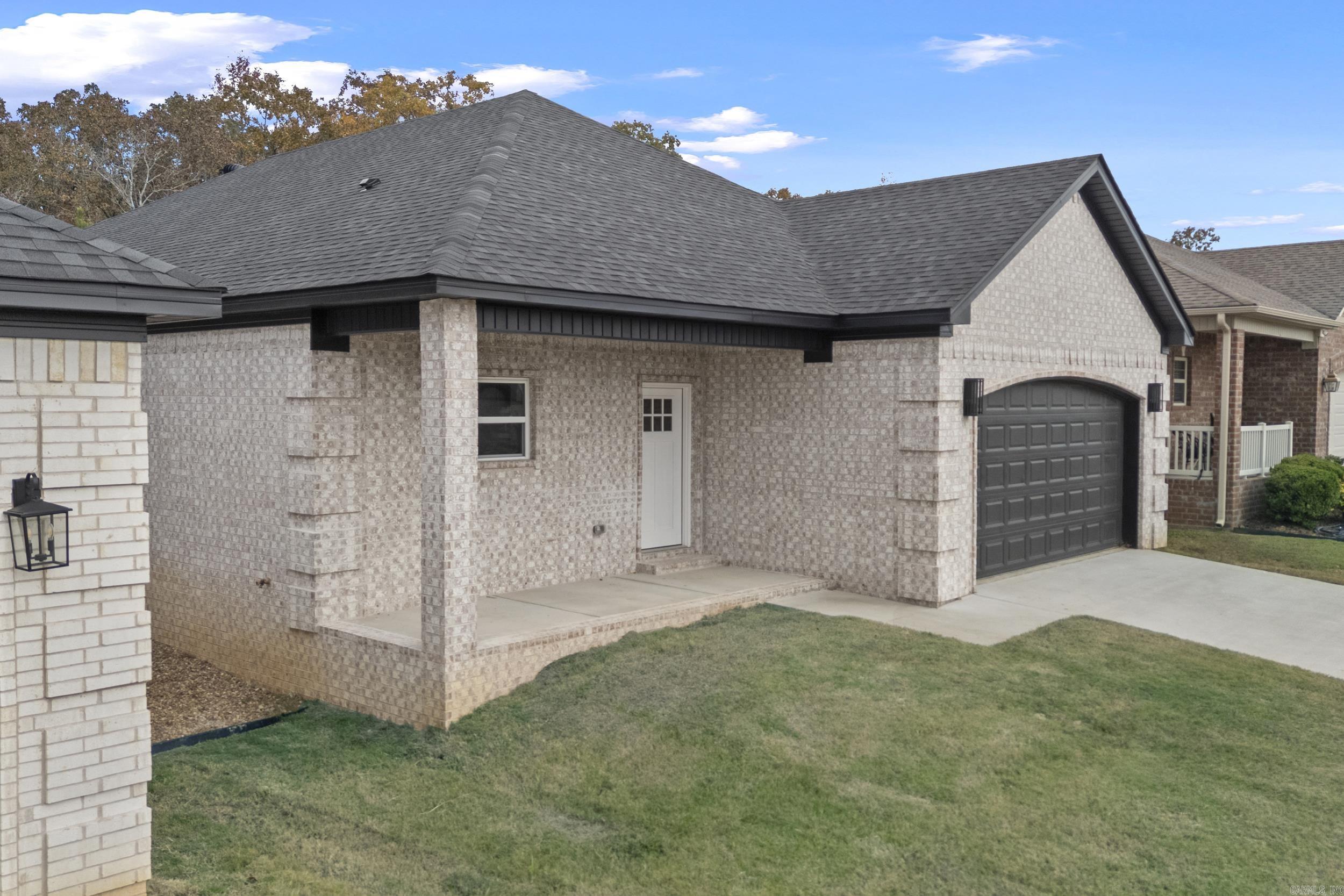 7224 Stonehenge Drive Property Photo 2