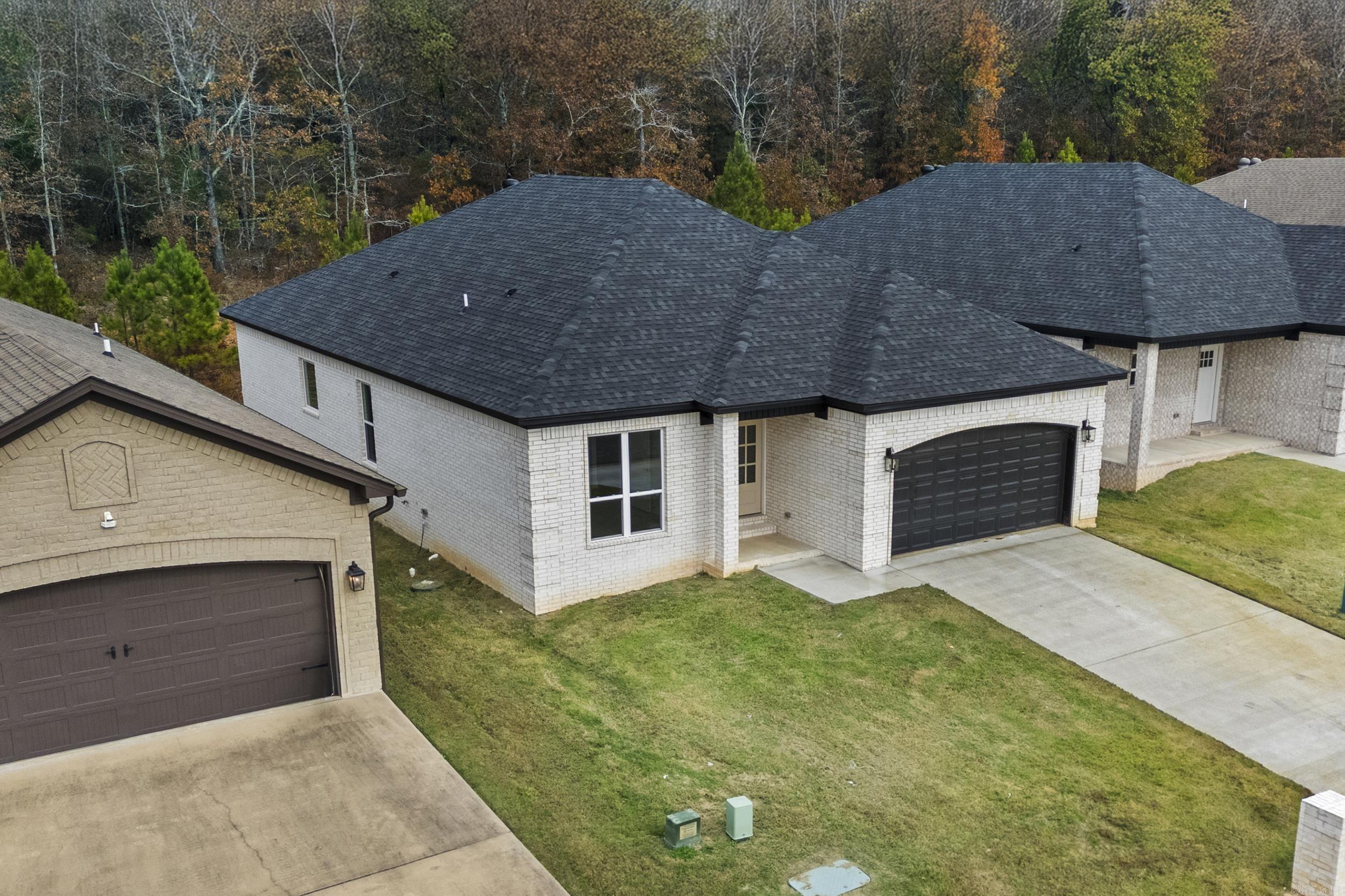 7300 Stonehenge Drive Property Photo 4