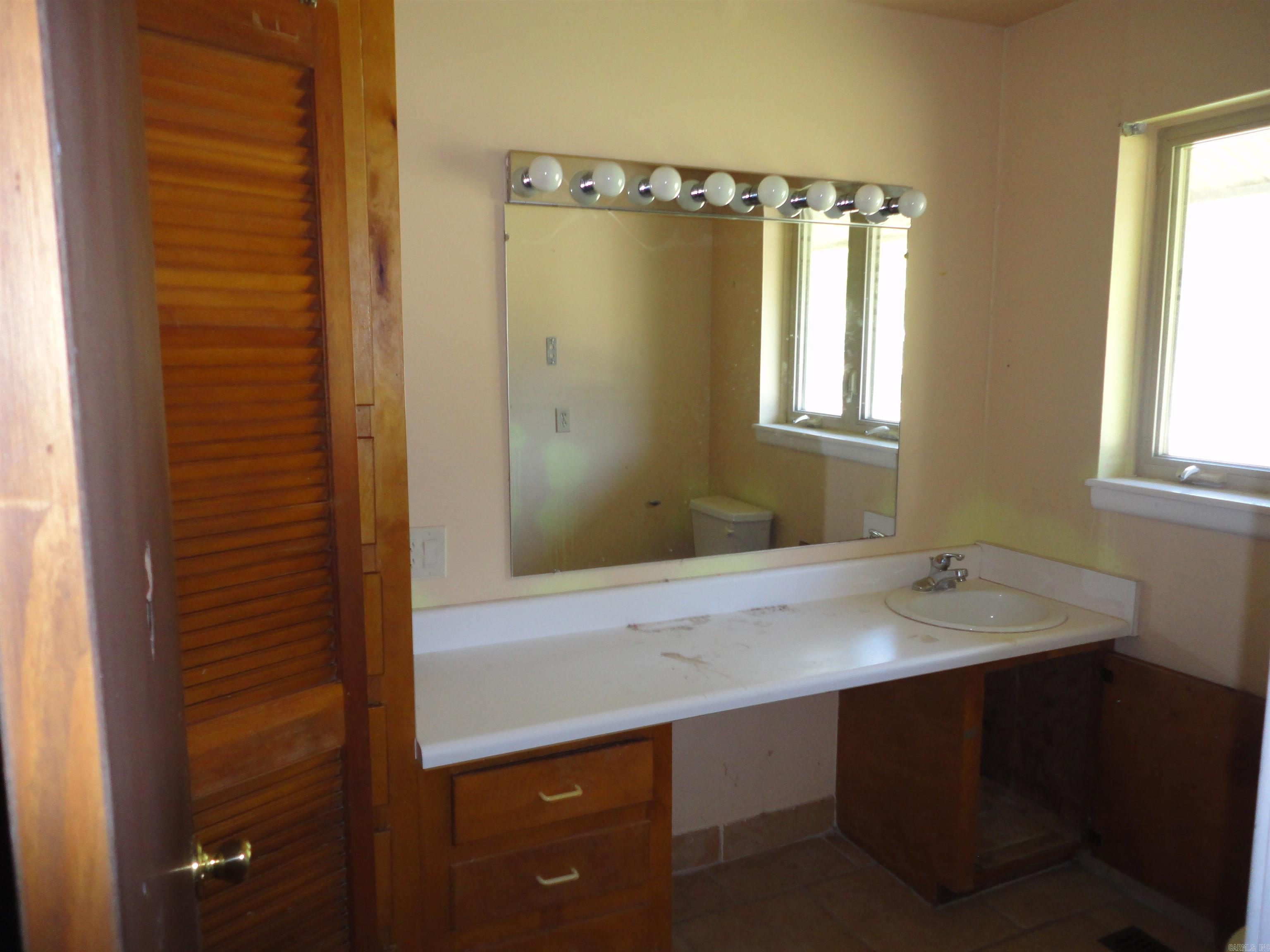 66 Lakeshore Drive Property Photo 8