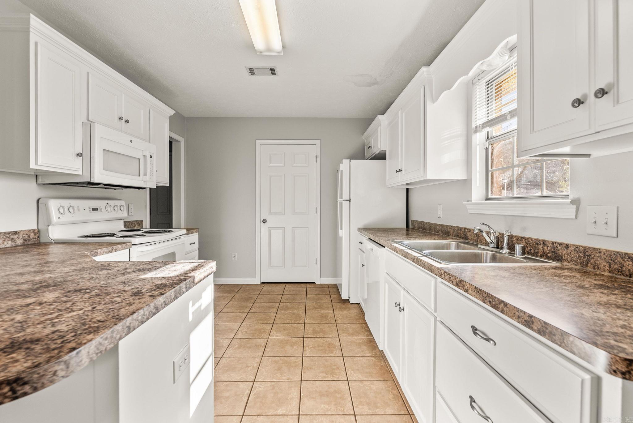 5185 Stockton Property Photo 10