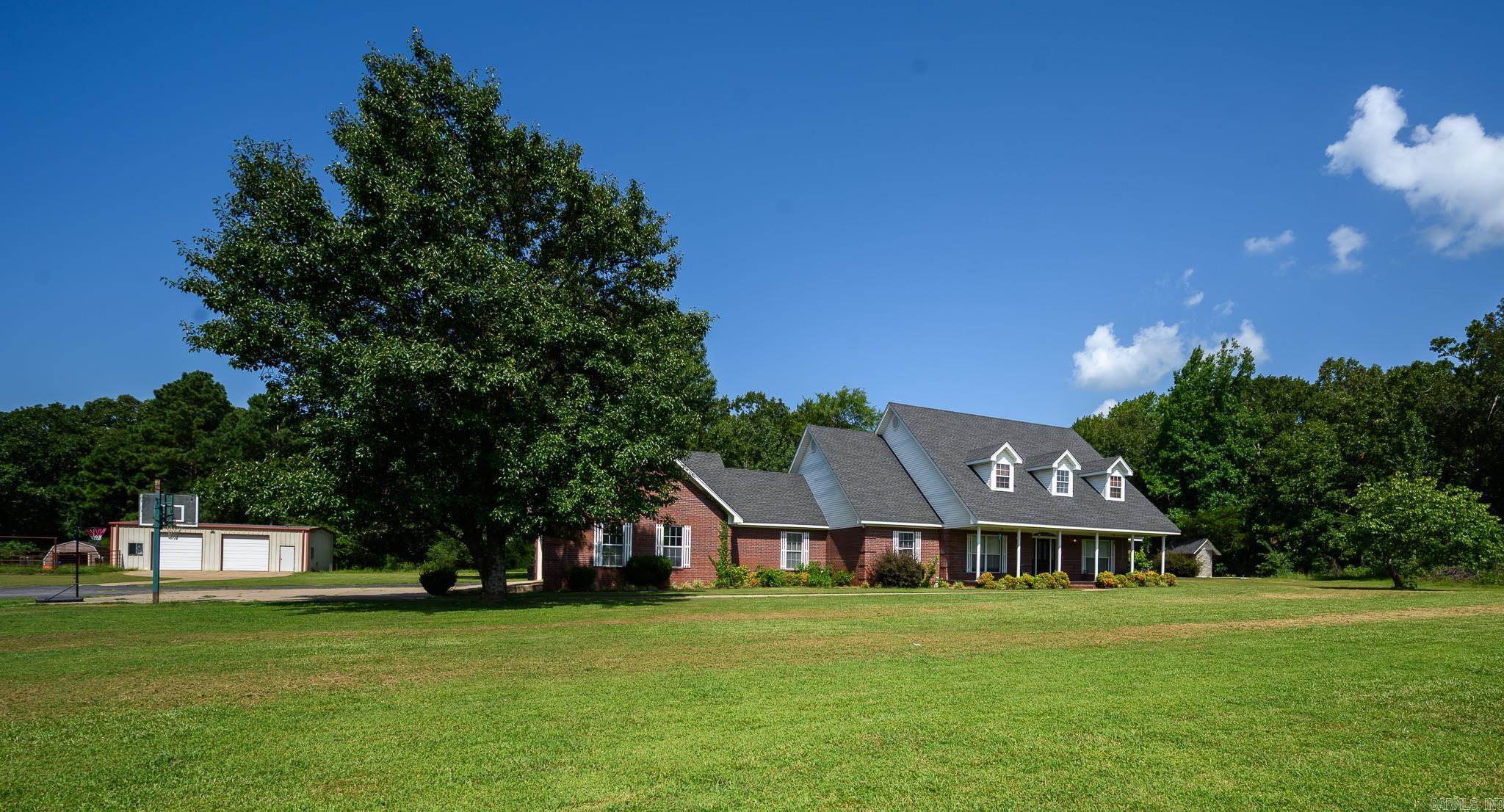 3021 Highway 71 N Property Photo 1