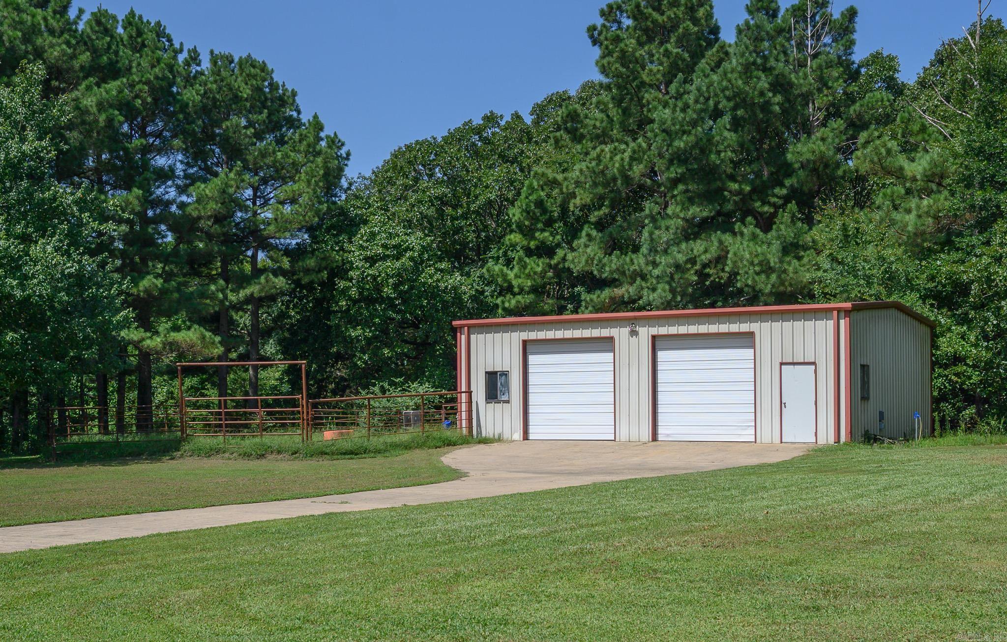 3021 Highway 71 N Property Photo 5