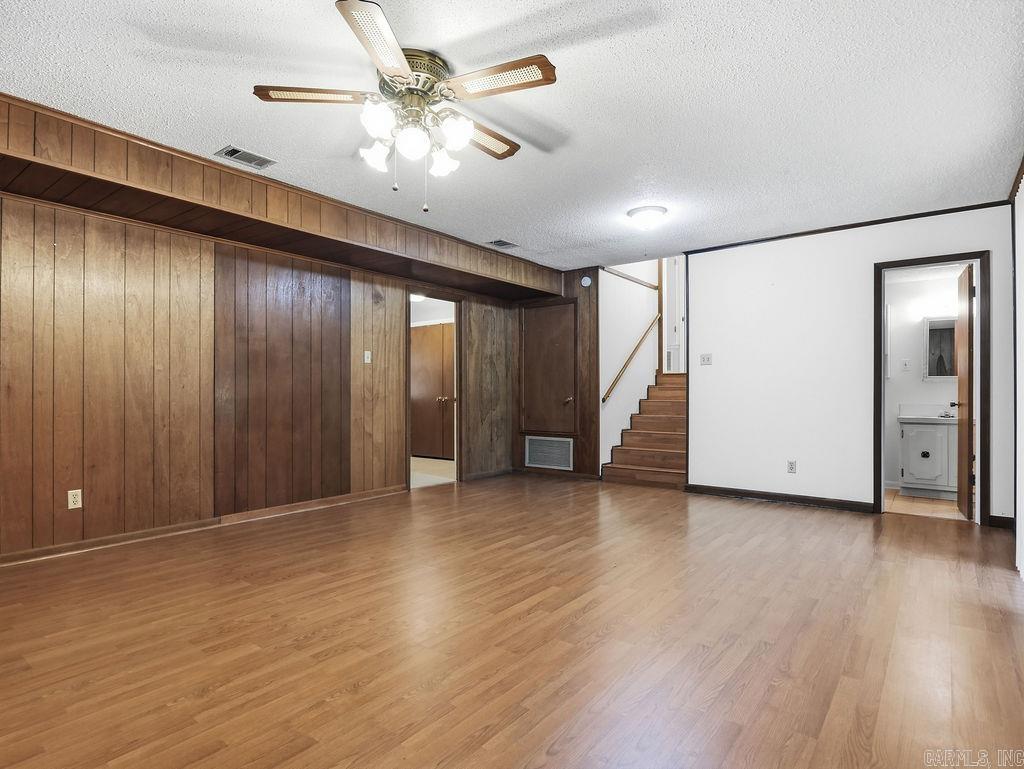 8211 Park Avenue Property Photo 9