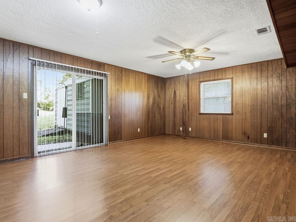 8211 Park Avenue Property Photo 10
