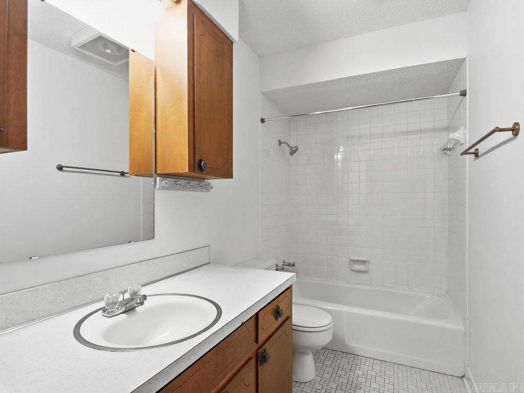 8211 Park Avenue Property Photo 15