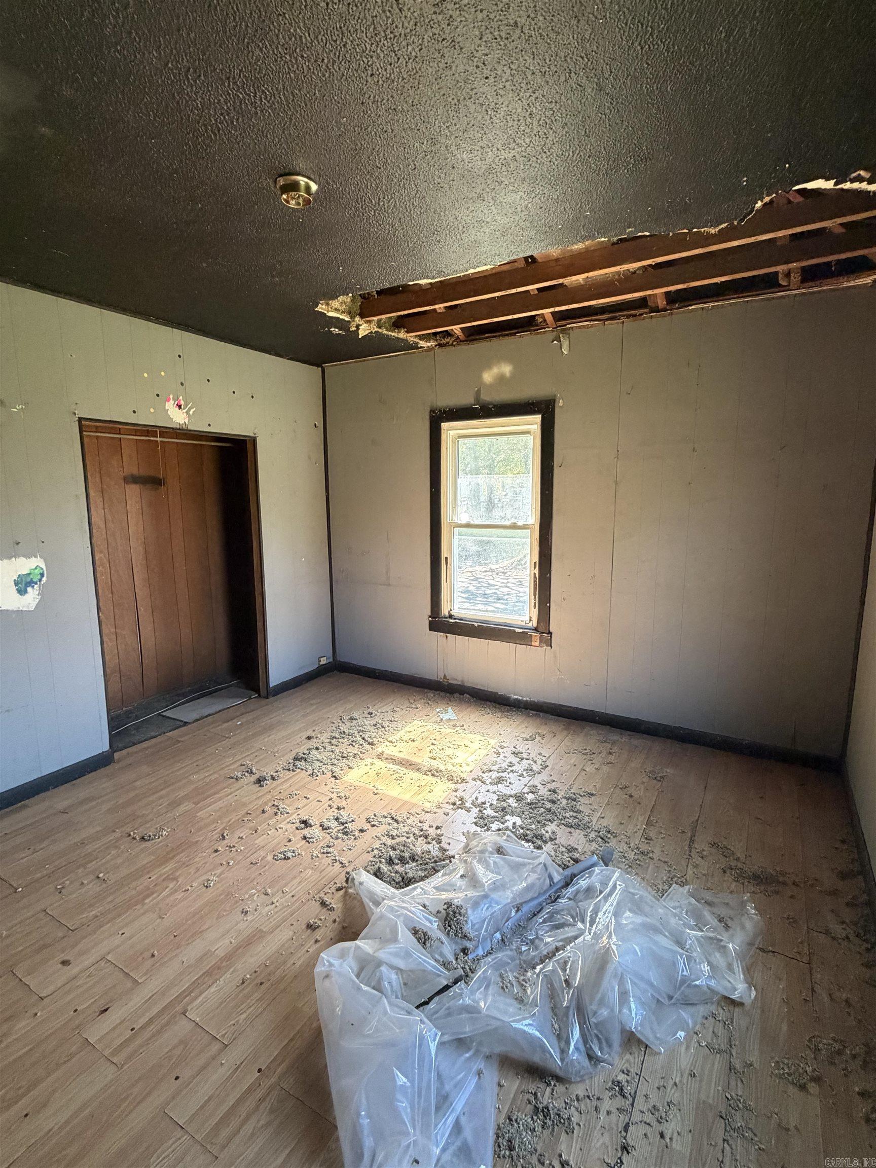 206 Center St Property Photo 3