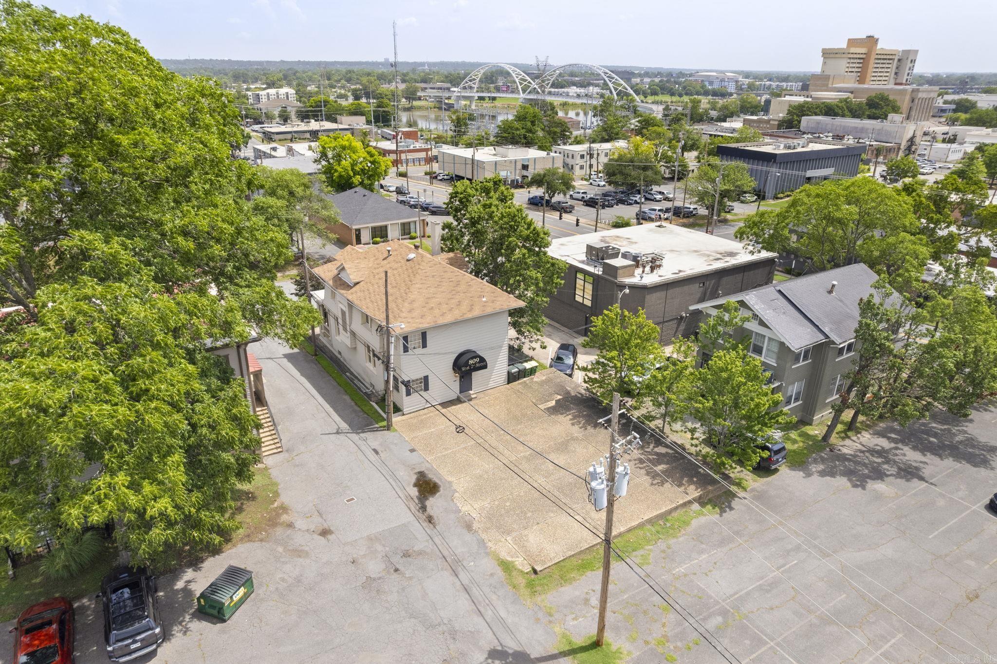 809 W 2nd Street Property Photo 41