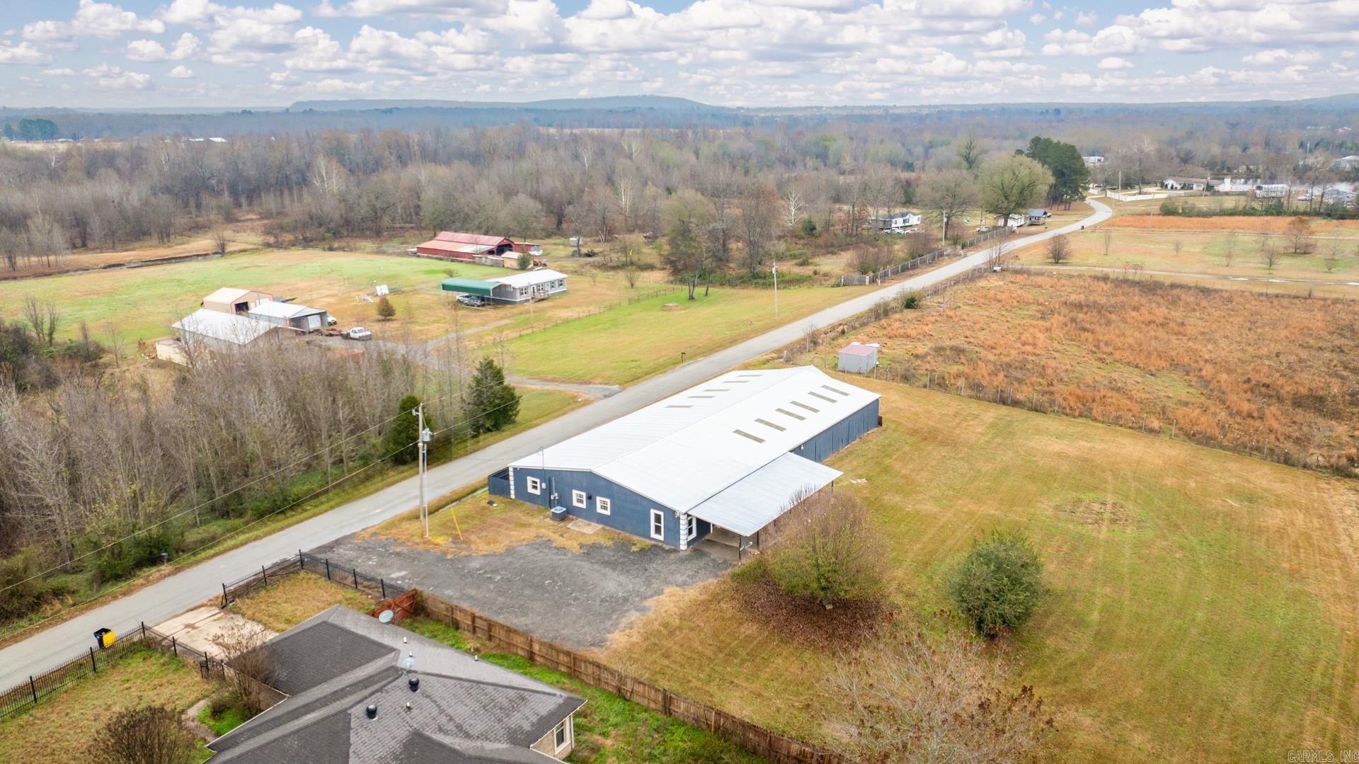 6 Crooked Creek Rd Property Photo 1