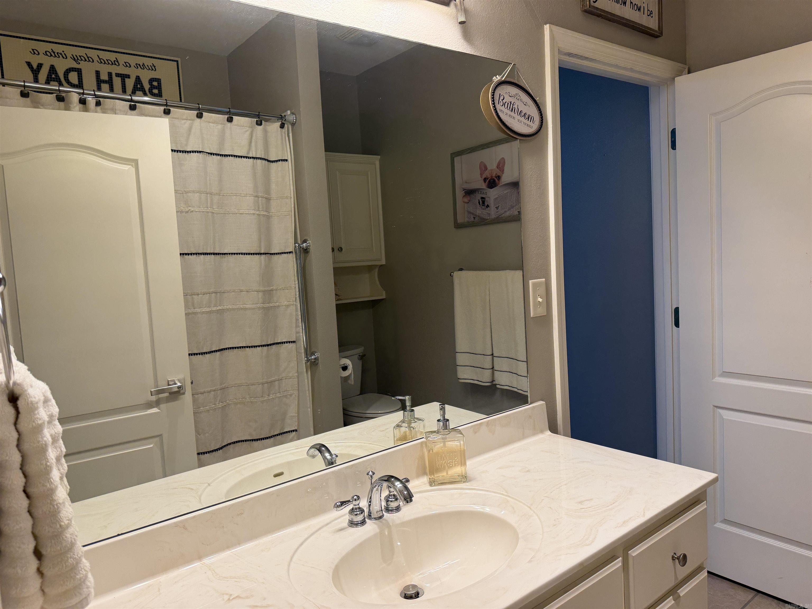 518 Amity Road E1 Property Photo 25