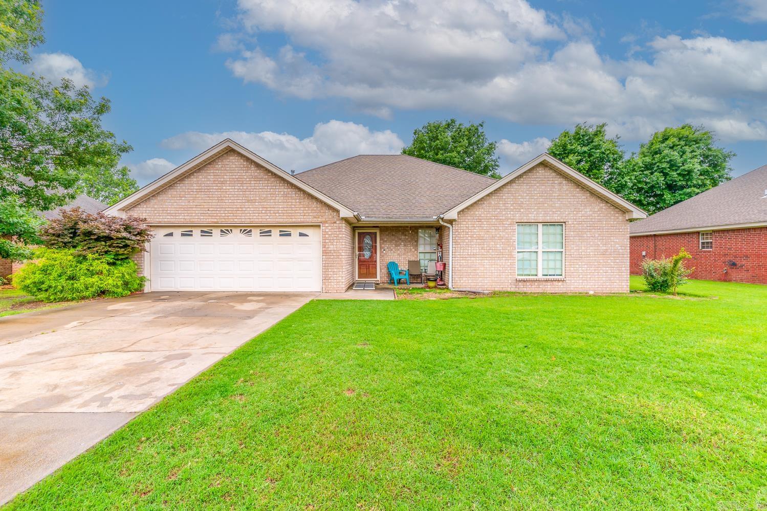 625 Blossom Lane Property Photo 1